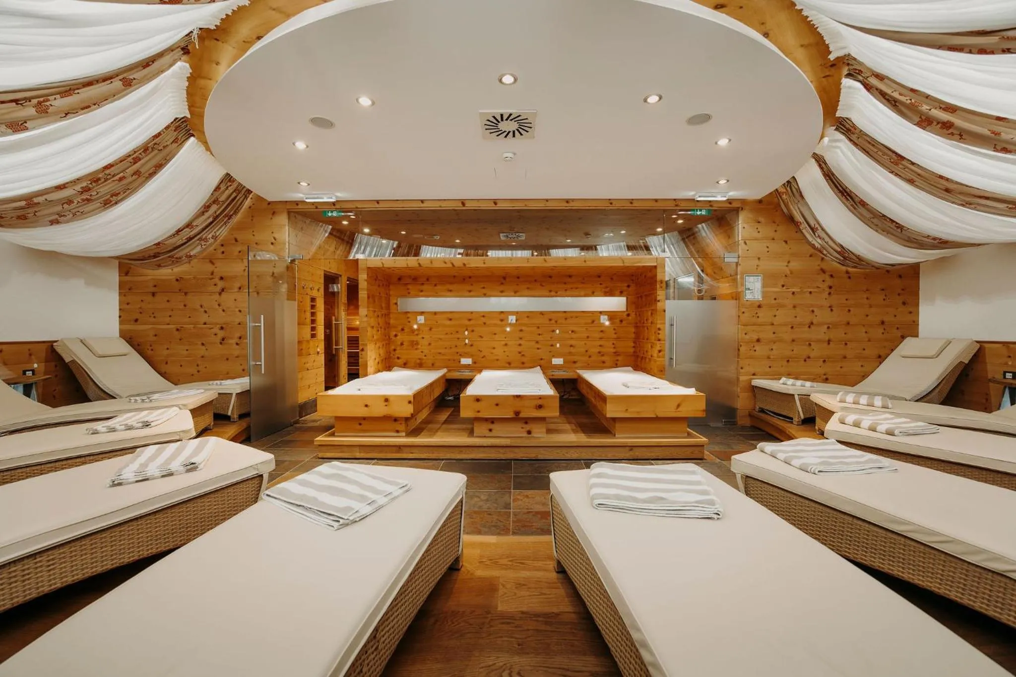 Sauna, Bed in Hotel Alte Post