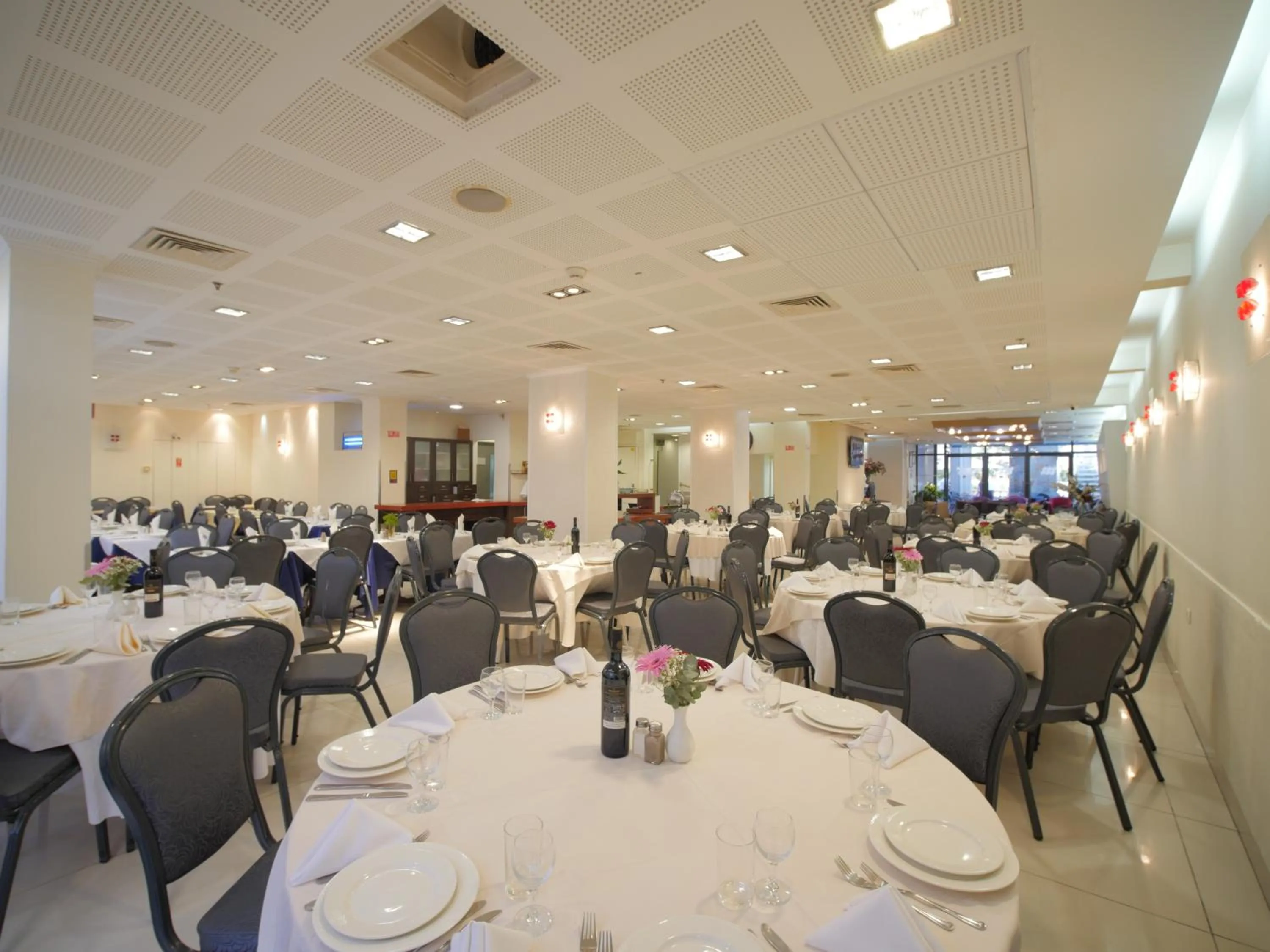 Restaurant/places to eat in Margoa Hotel Netanya