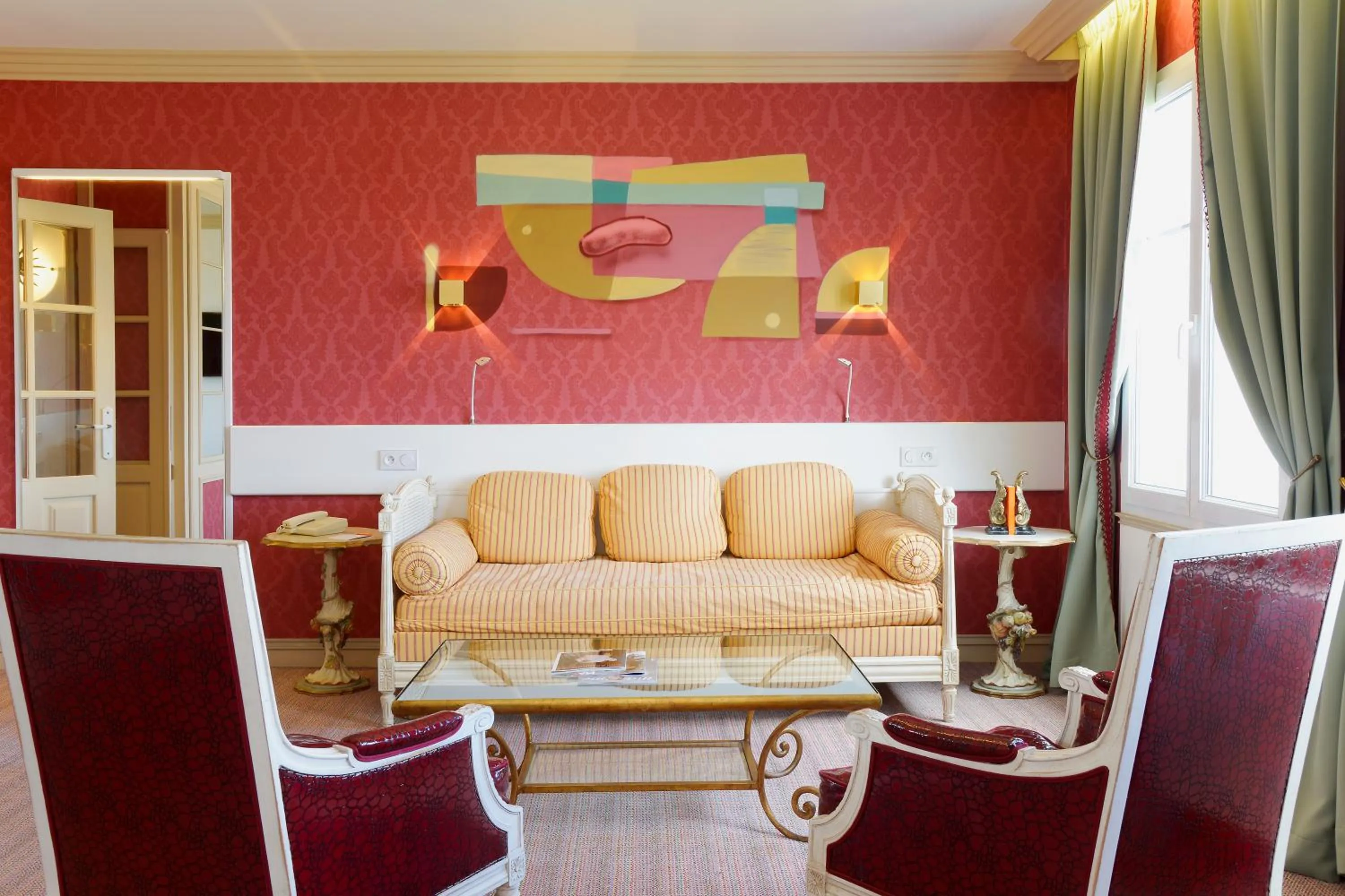 Living room in Hôtel L'Yeuse - Teritoria