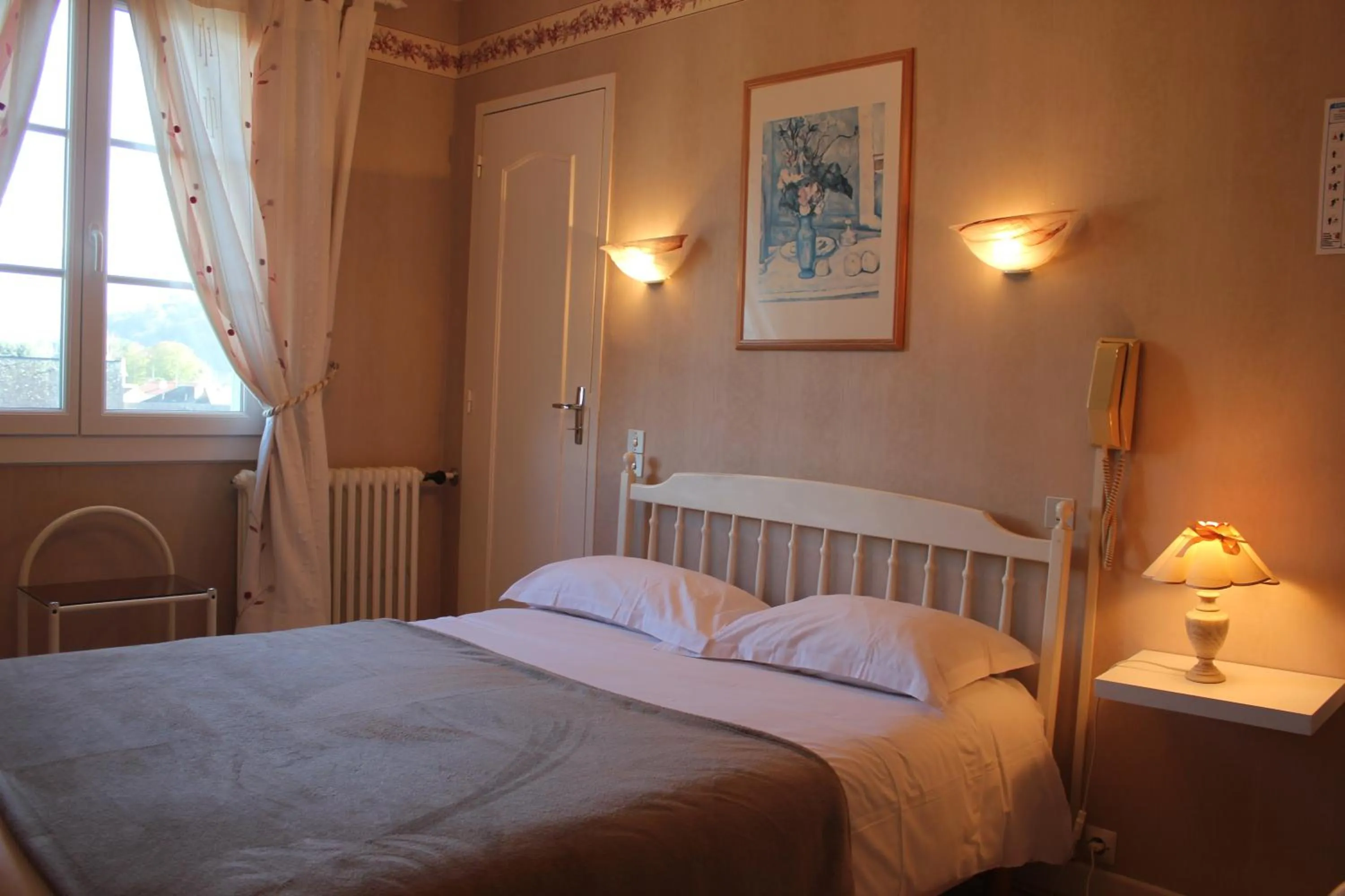 Bedroom, Bed in Logis Hôtel Les Cimes