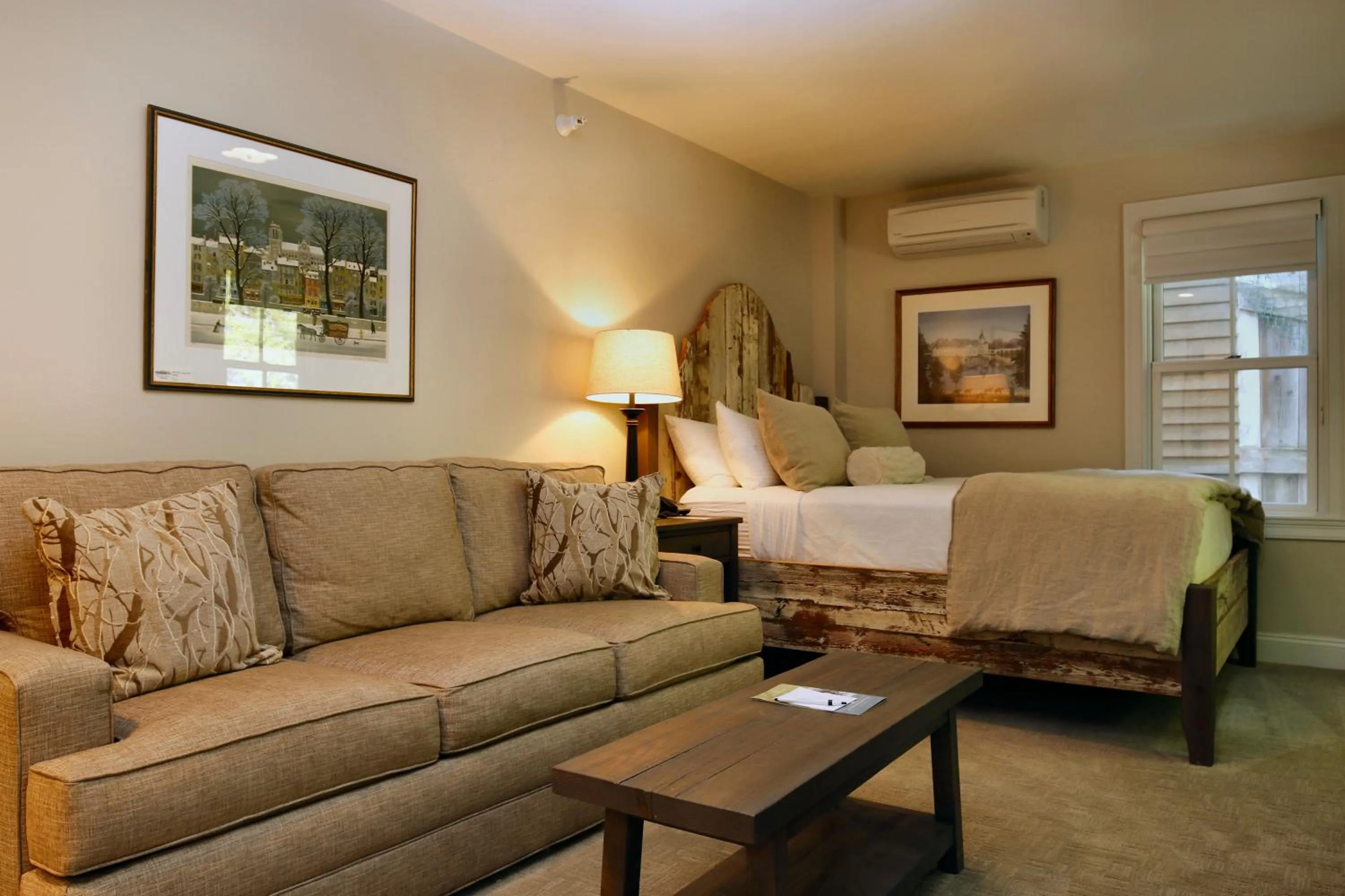 Photo of the whole room in The Vermont House