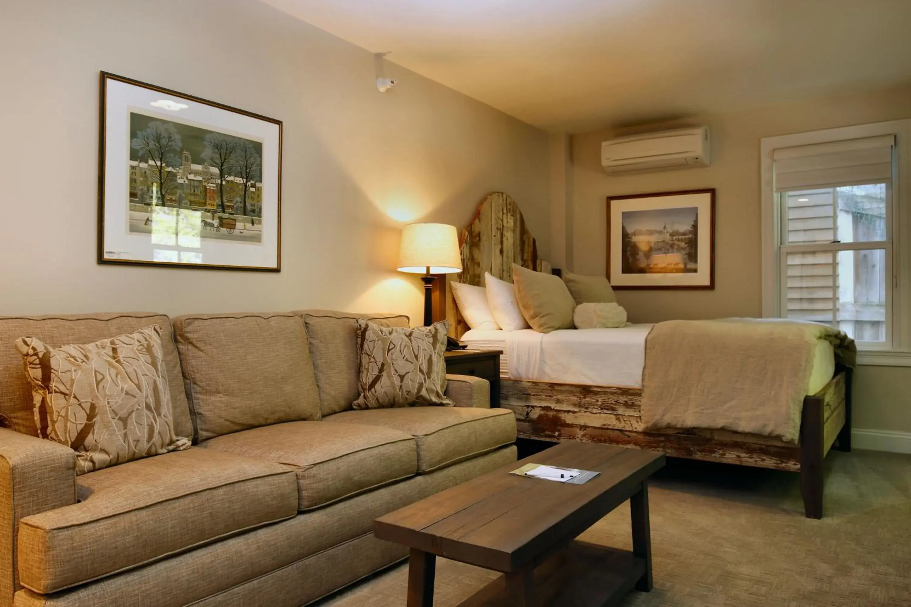 Double Room with Extra Bed in The Vermont House Double Room with Extra Bed in The Vermont House