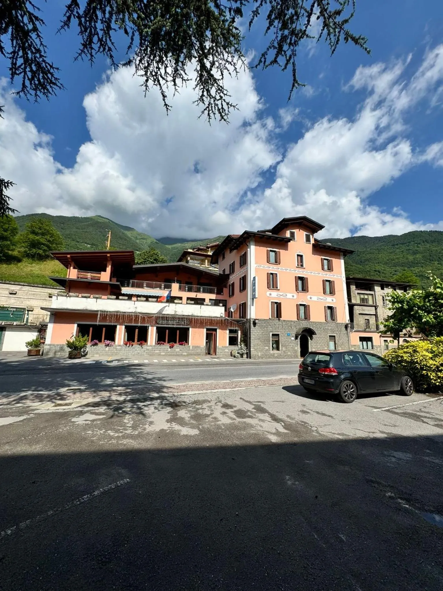 Property building in Hotel Eternità