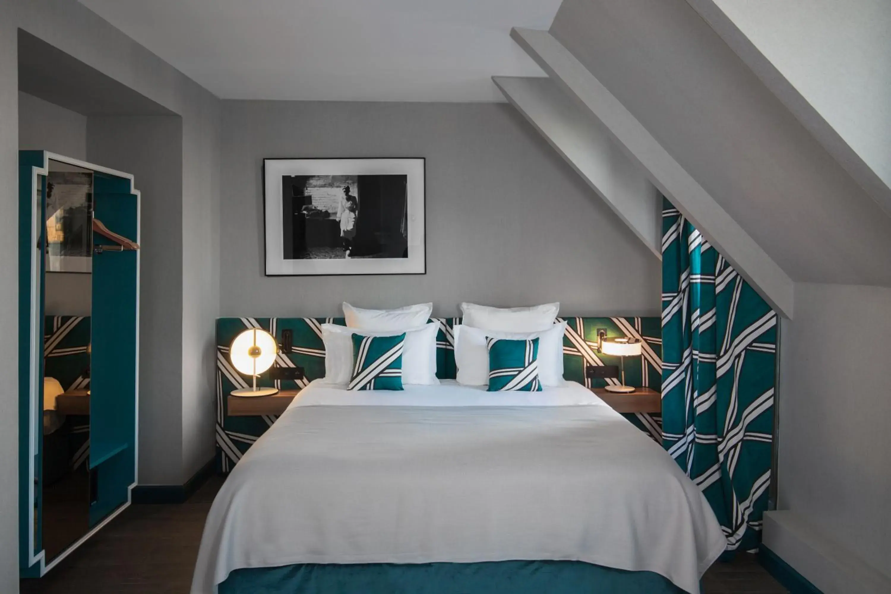 Photo of the whole room, Bed in Hôtel Louvre Piemont Photo of the whole room, Bed in Hôtel Louvre Piemont