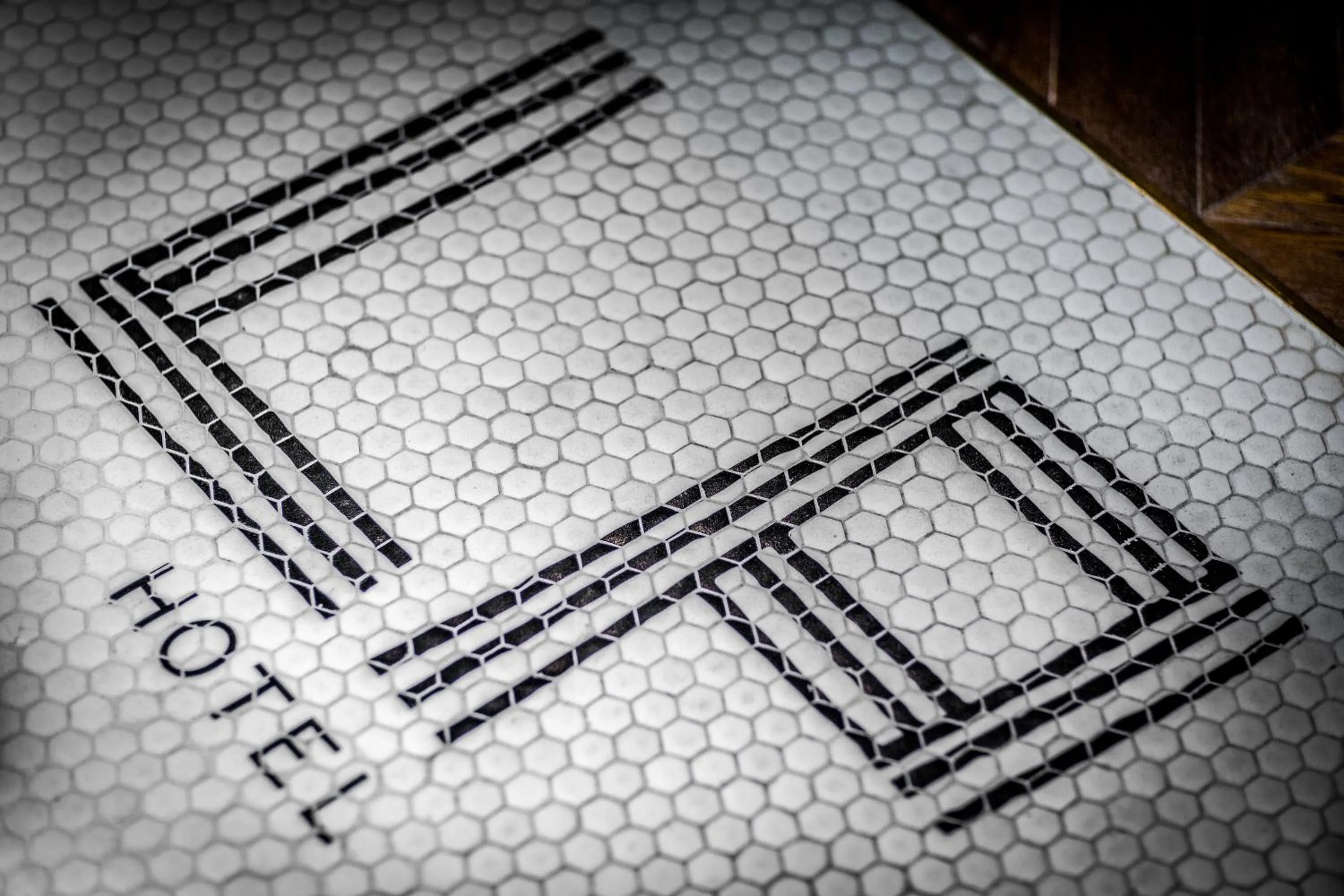 Property logo or sign in Hôtel Louvre Piemont