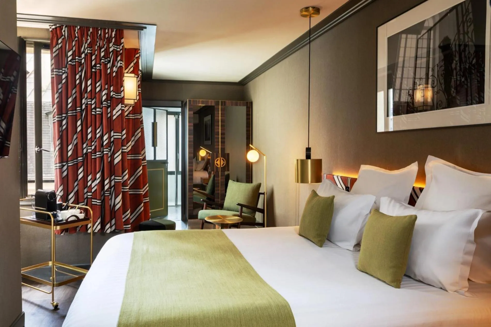 Bed in Hôtel Aoriste & Spa