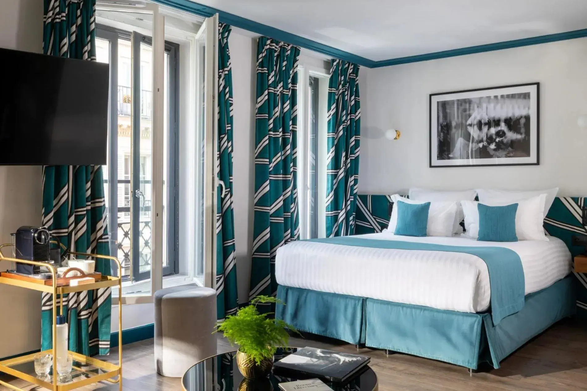 Photo of the whole room, Bed in Hôtel Aoriste & Spa Photo of the whole room, Bed in Hôtel Aoriste & Spa