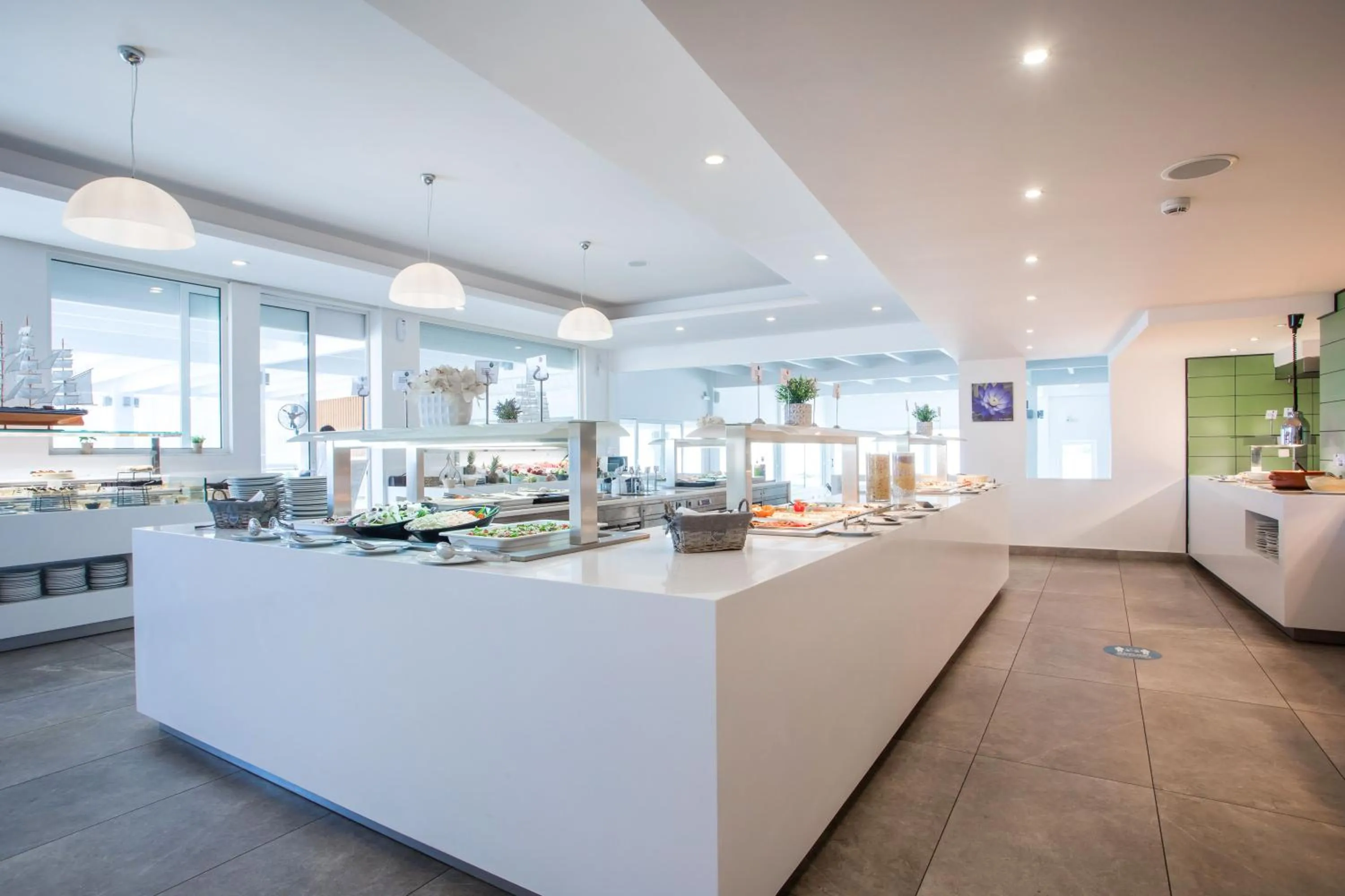 Restaurant/places to eat in Lindos White Hotel & Suites