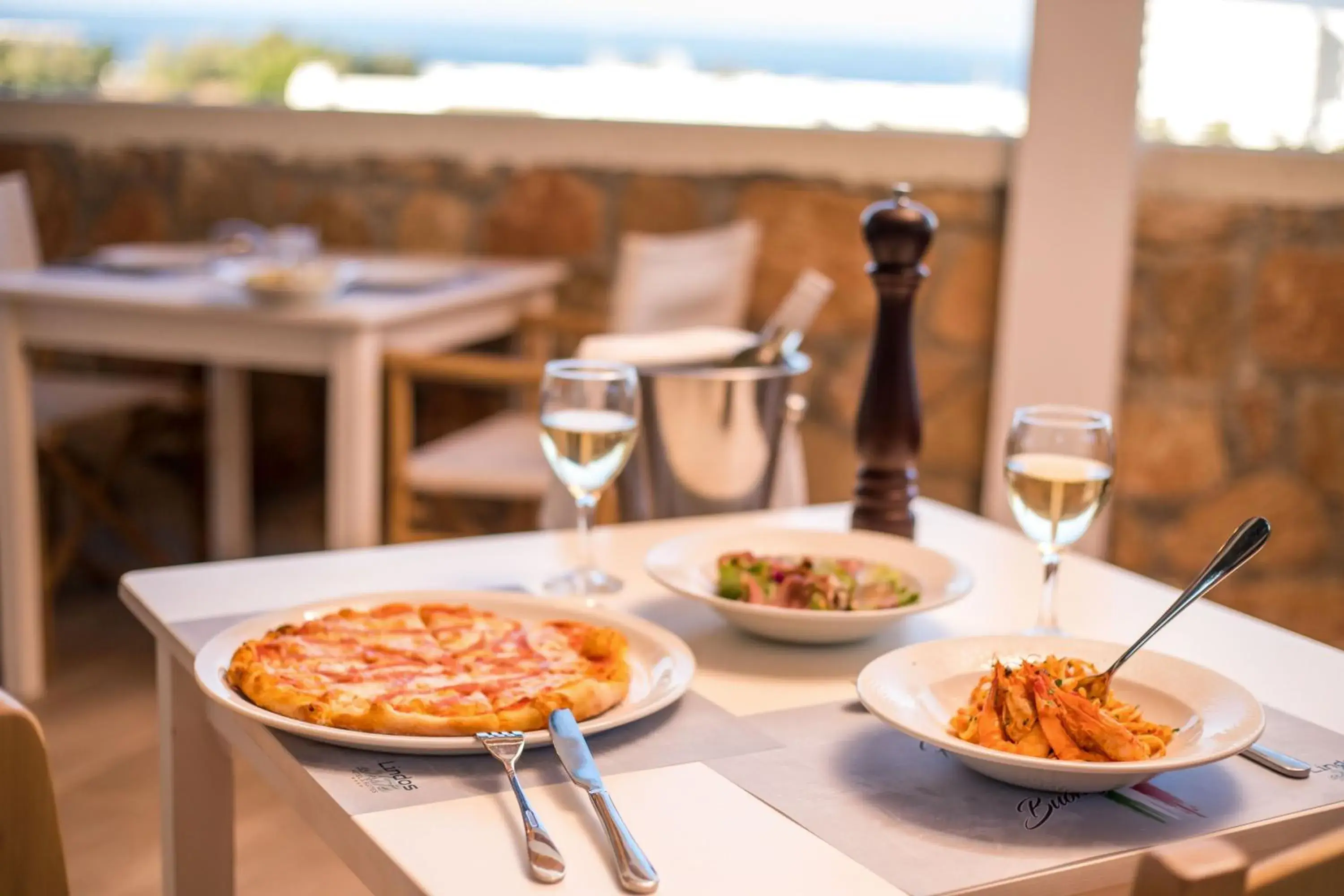 Restaurant/places to eat in Lindos White Hotel & Suites Restaurant/places to eat in Lindos White Hotel & Suites