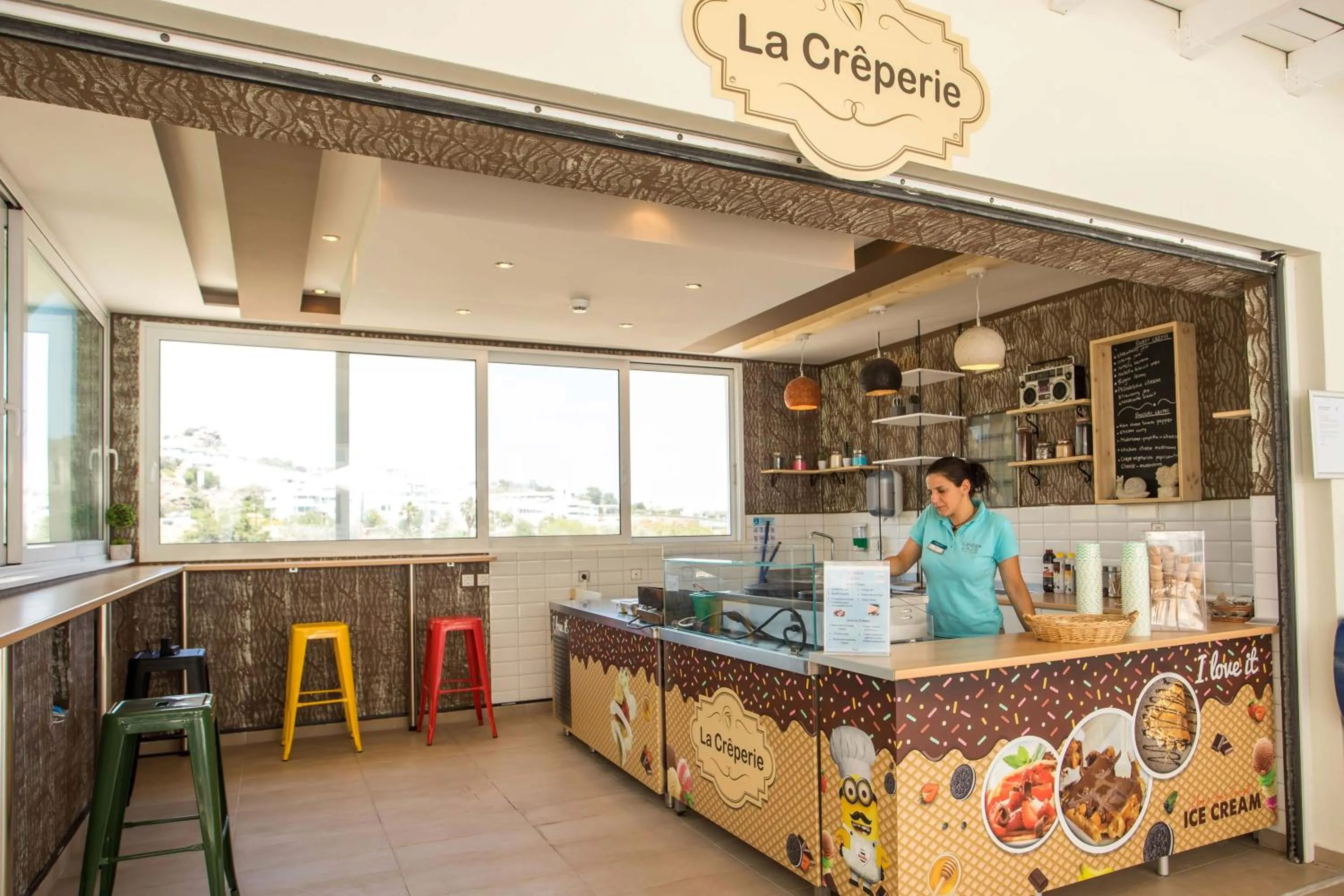 Restaurant/places to eat in Lindos White Hotel & Suites