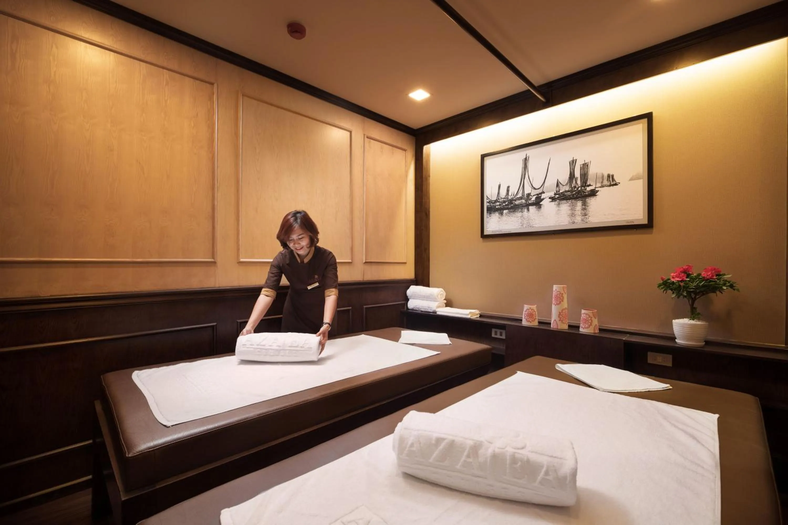 Spa and wellness centre/facilities, Bed in Orchid Trendy Cruise