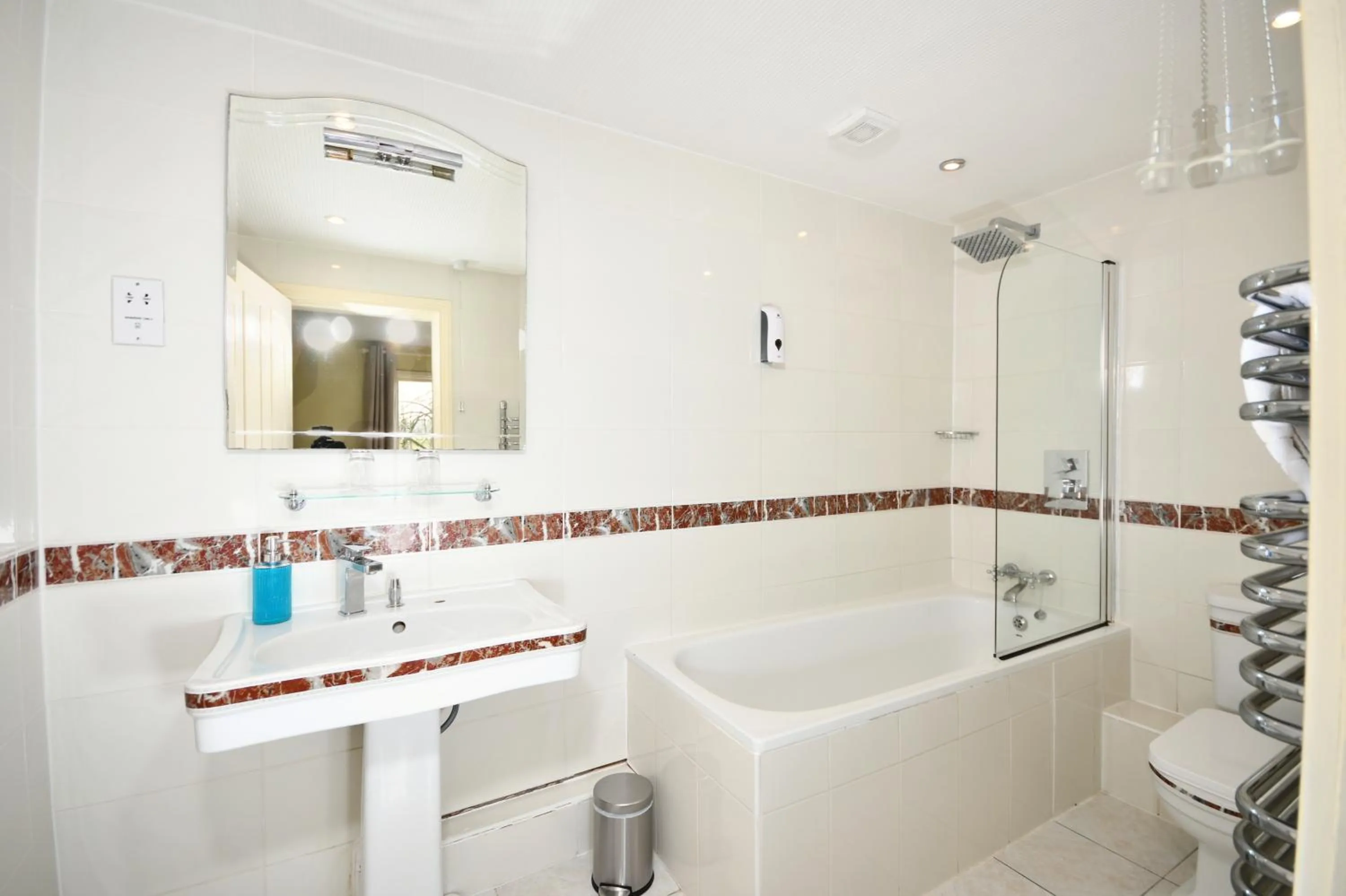 Bathroom in Lovelady Shield Country House Hotel