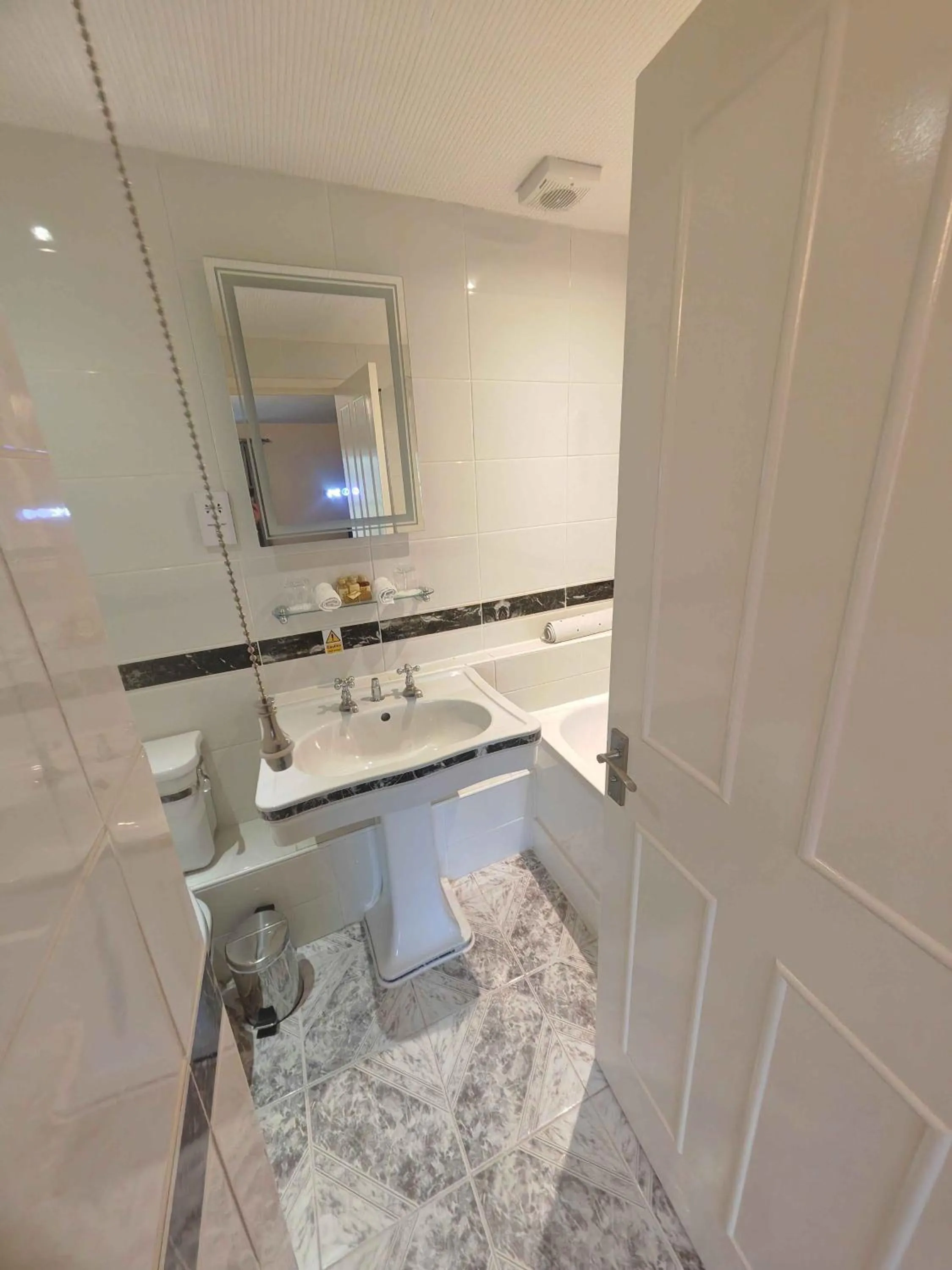 Bathroom in Lovelady Shield Country House Hotel