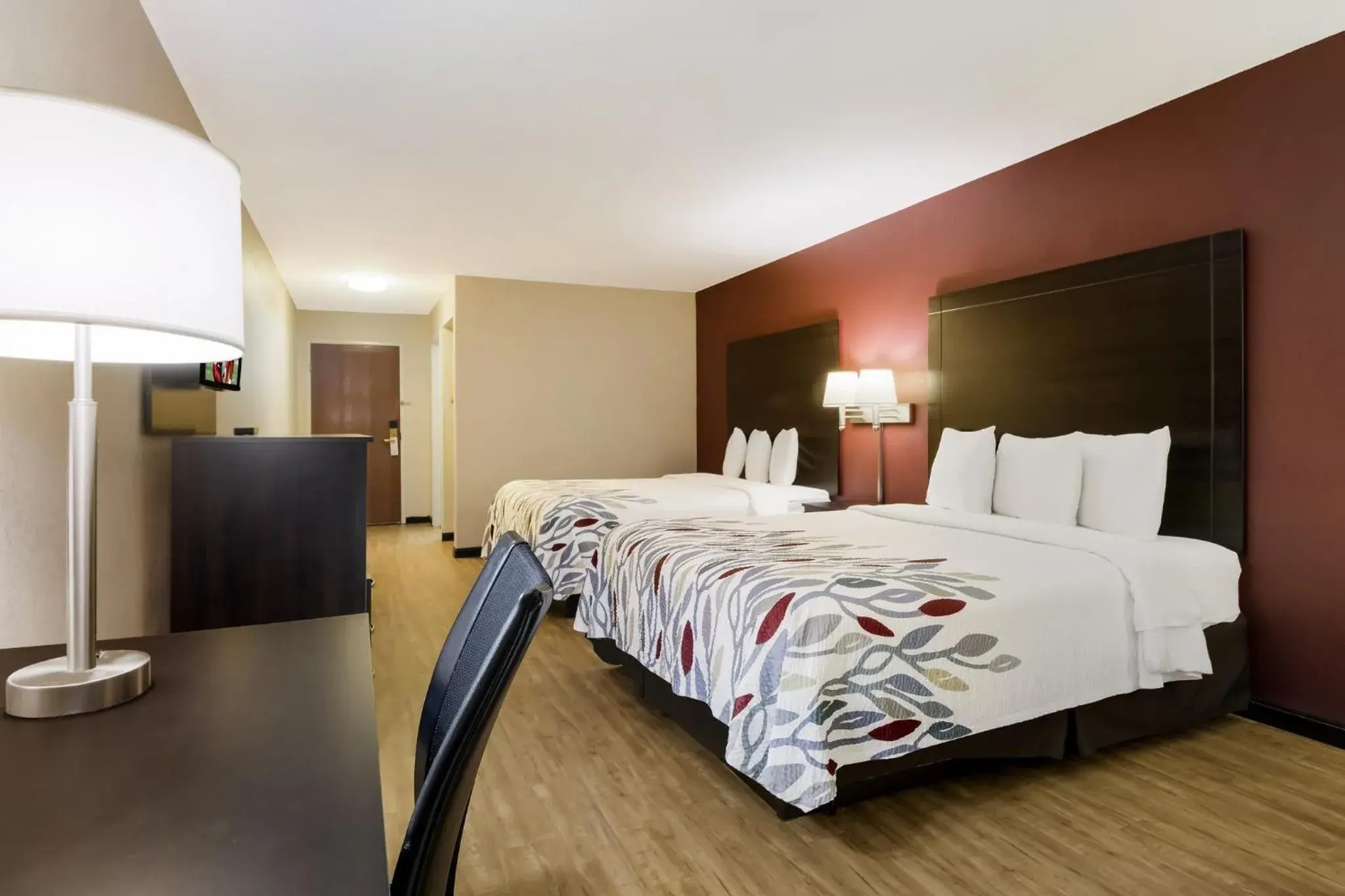 Bedroom, Bed in Red Roof Inn South Bend - Mishawaka Bedroom, Bed in Red Roof Inn South Bend - Mishawaka