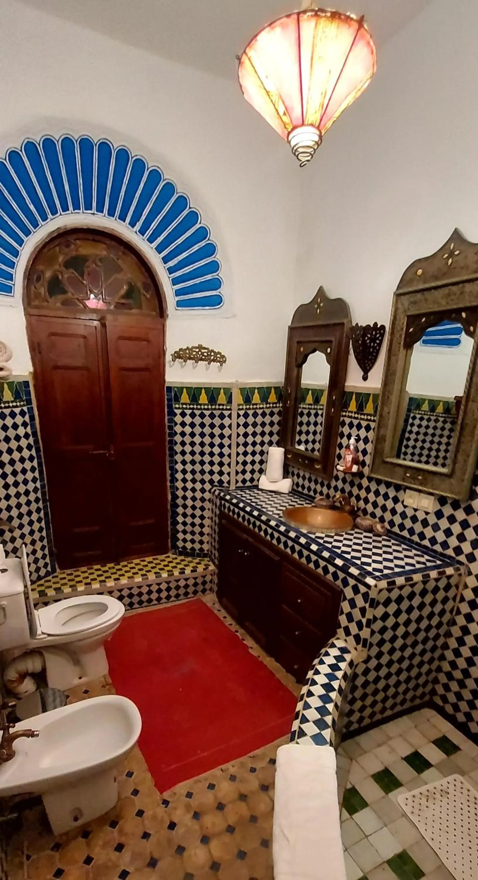 Toilet in Palais AL Firdaous