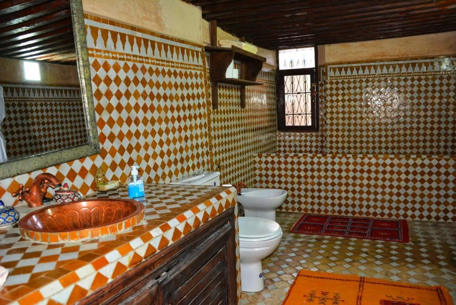 Toilet in Palais AL Firdaous