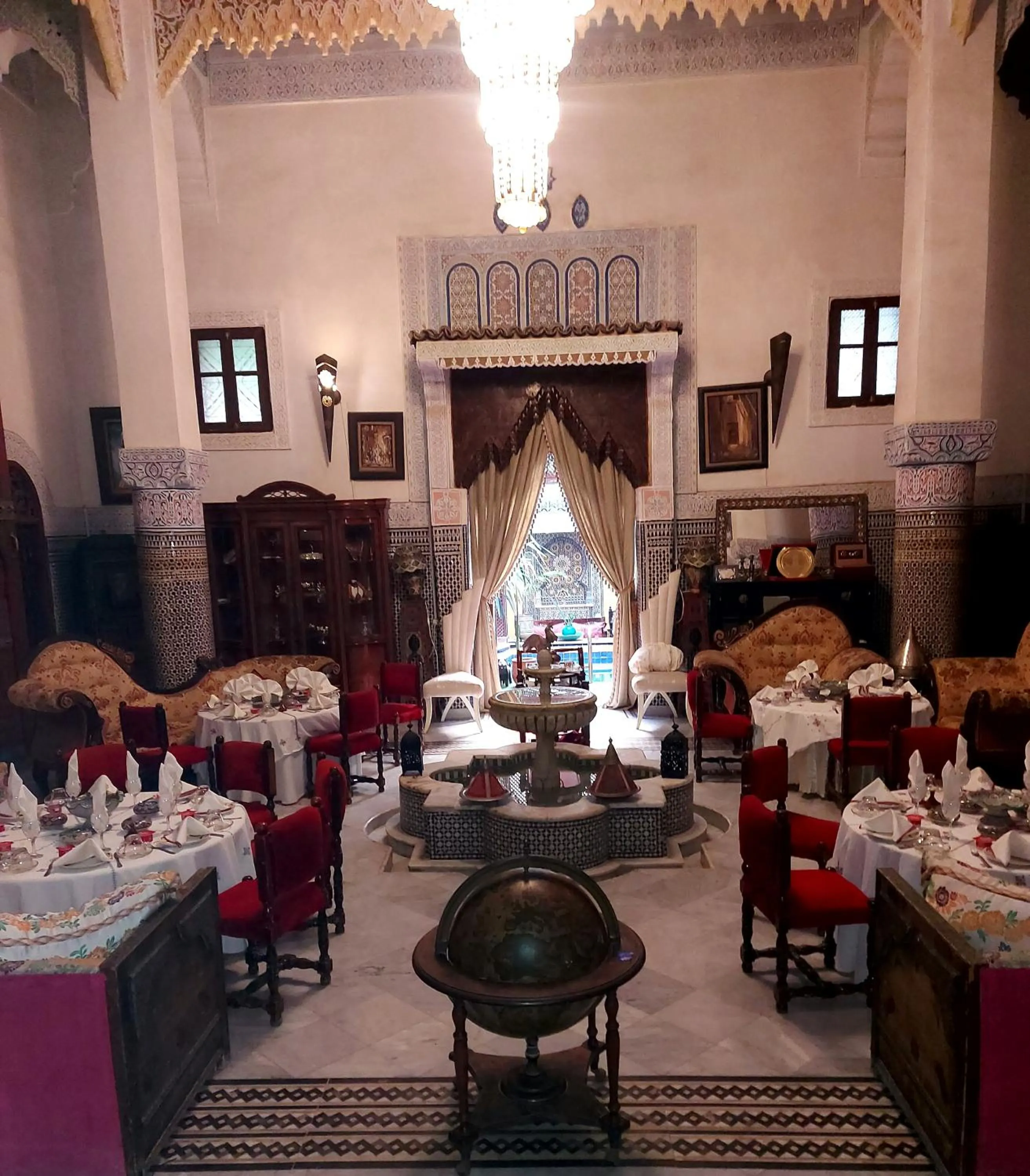 Restaurant/places to eat in Palais AL Firdaous