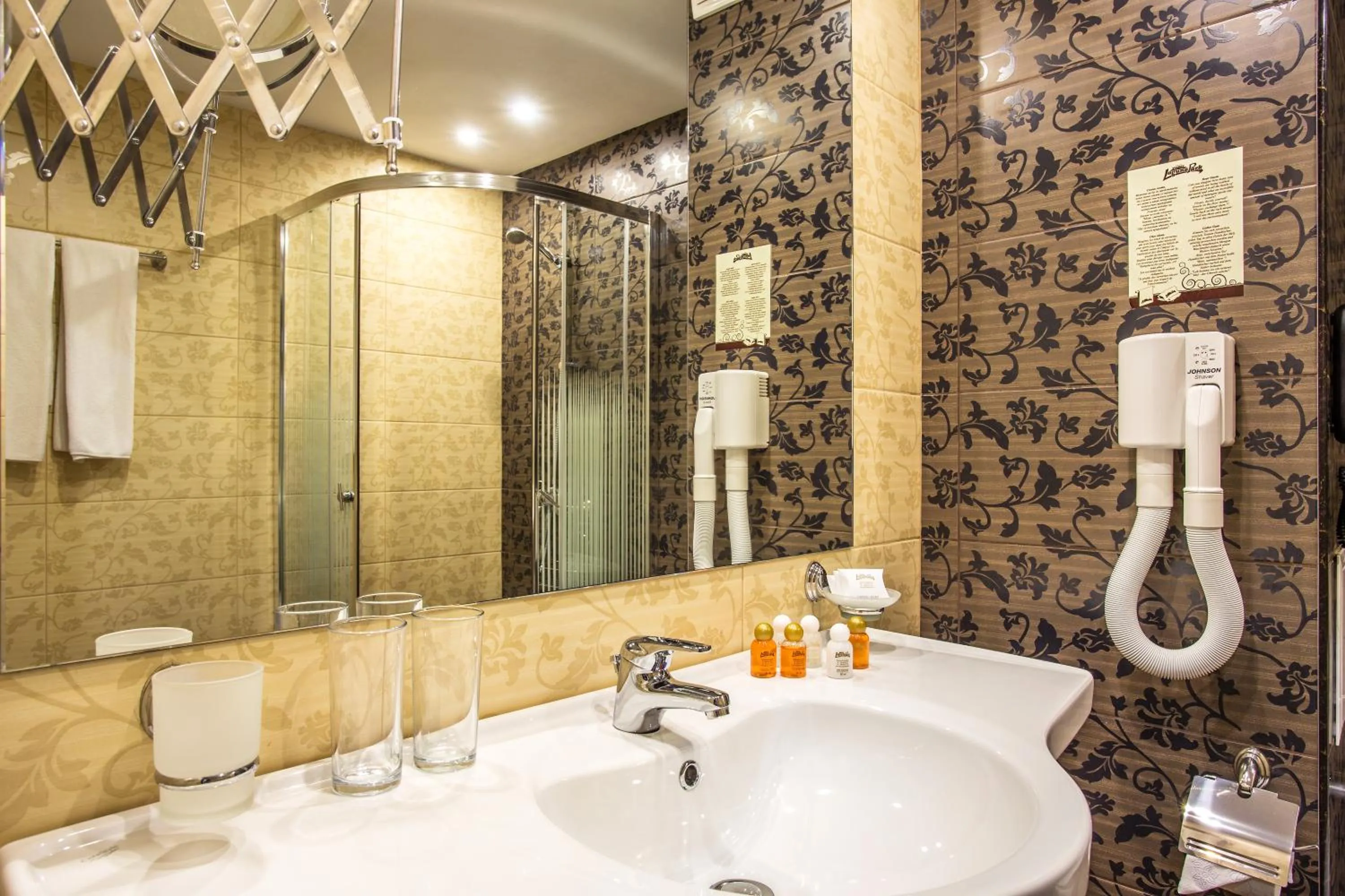 Shower in Hotel Laguna Park & Aqua Club - All Inclusive