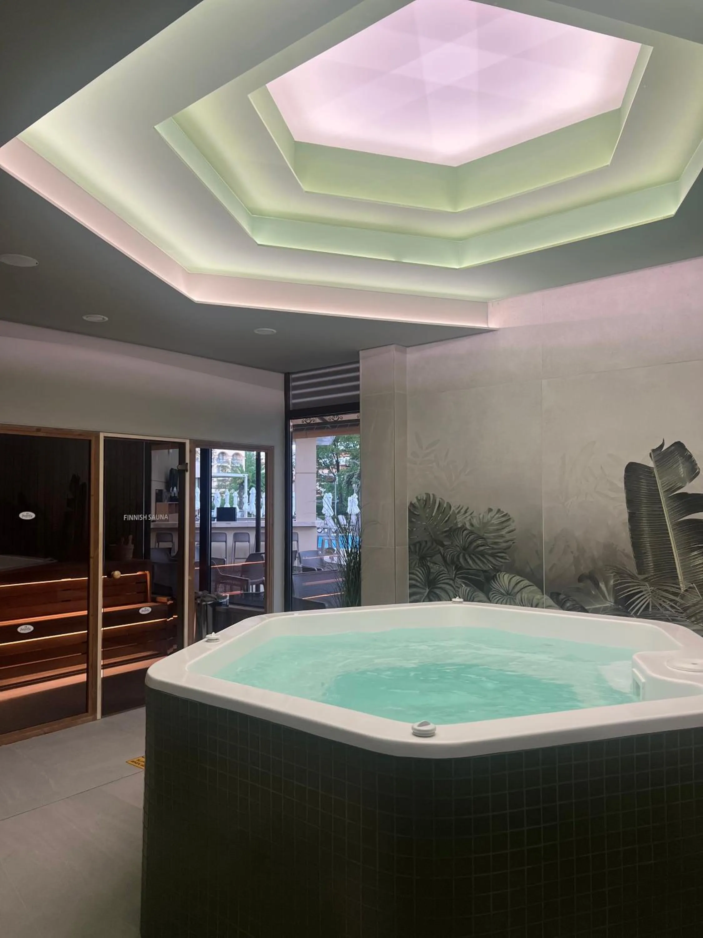 Hot Tub in Hotel Laguna Park & Aqua Club - All Inclusive