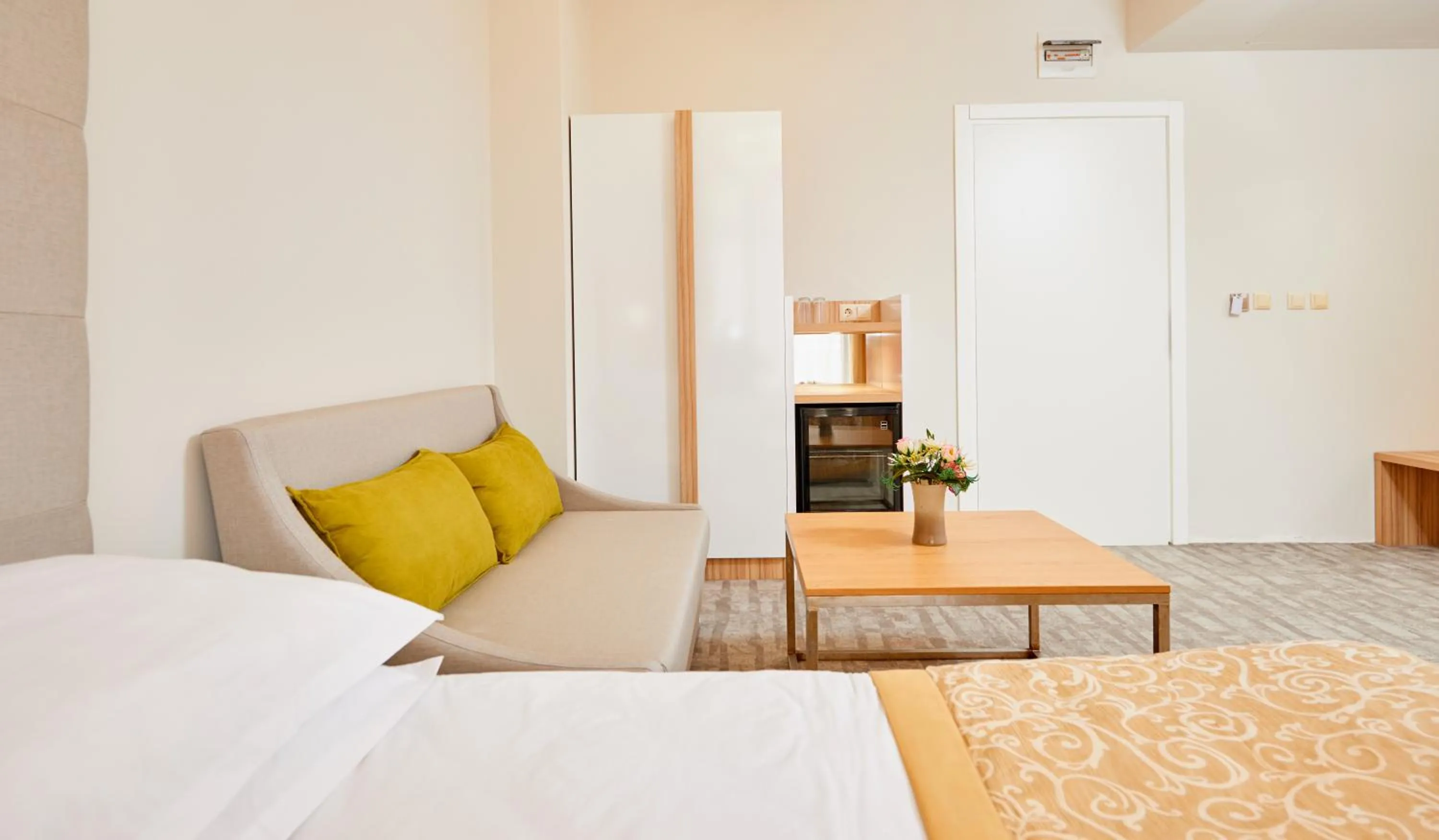 Balcony/Terrace, Bed in Hotel Laguna Park & Aqua Club - All Inclusive