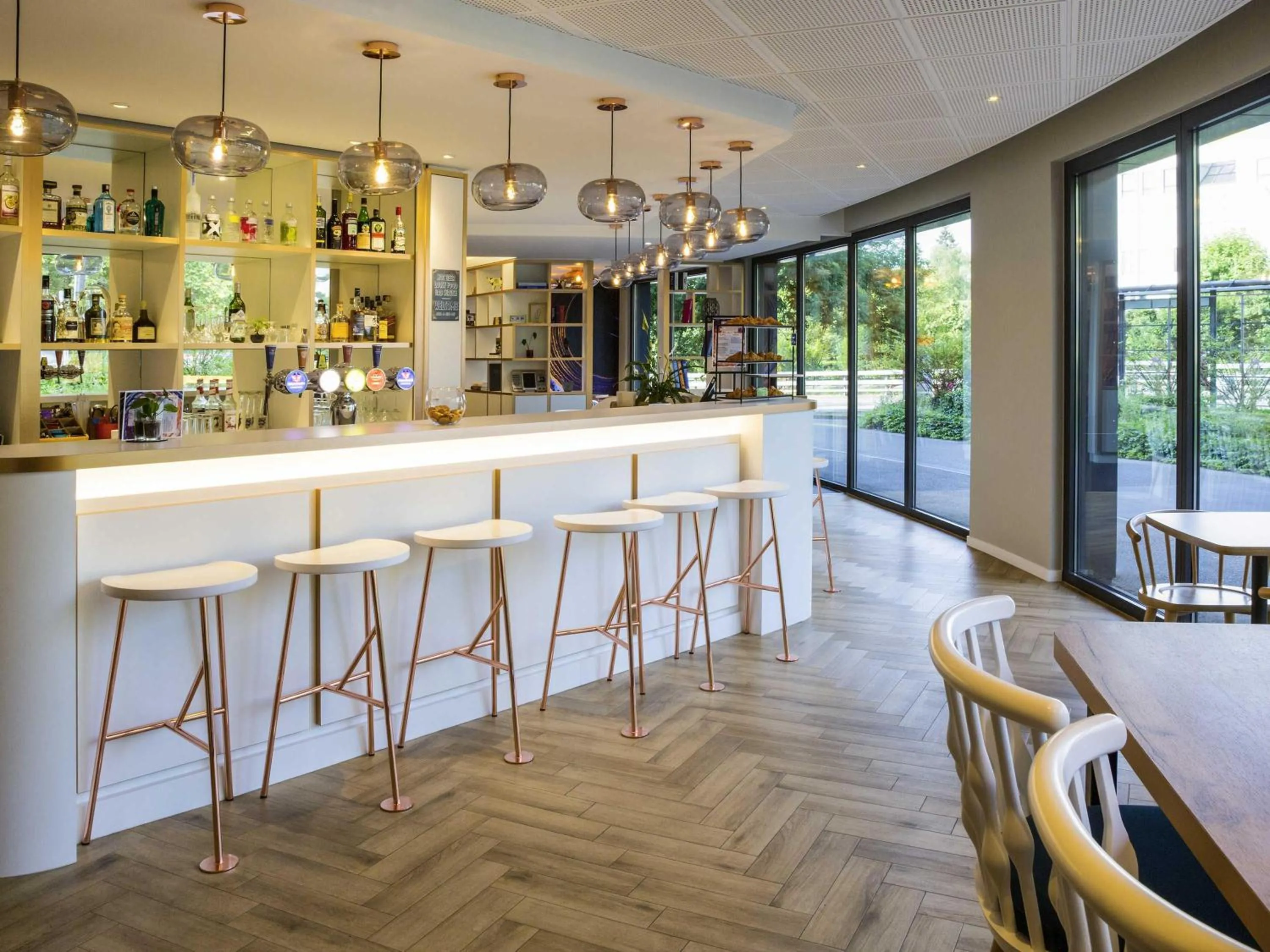 Lounge or bar in ibis Genève Petit Lancy