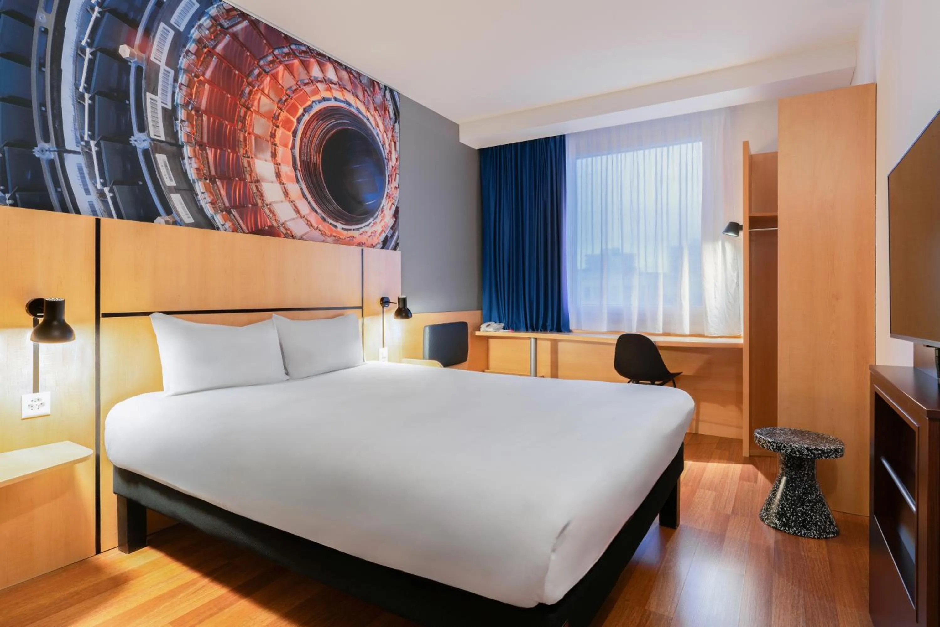 Photo of the whole room, Bed in ibis Genève Petit Lancy