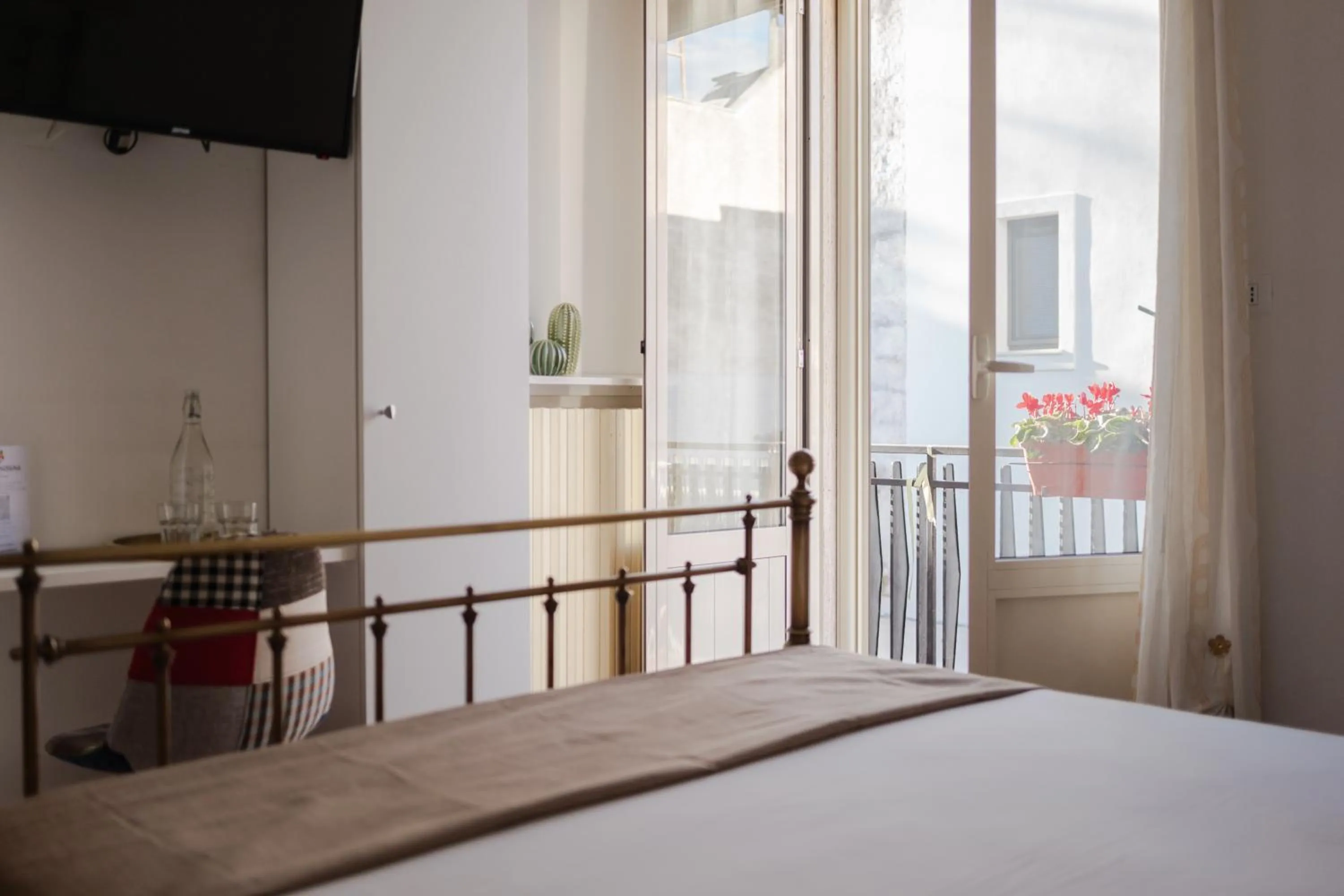 Balcony/Terrace, Bed in BED&BREAD Piazza 'Nzegna