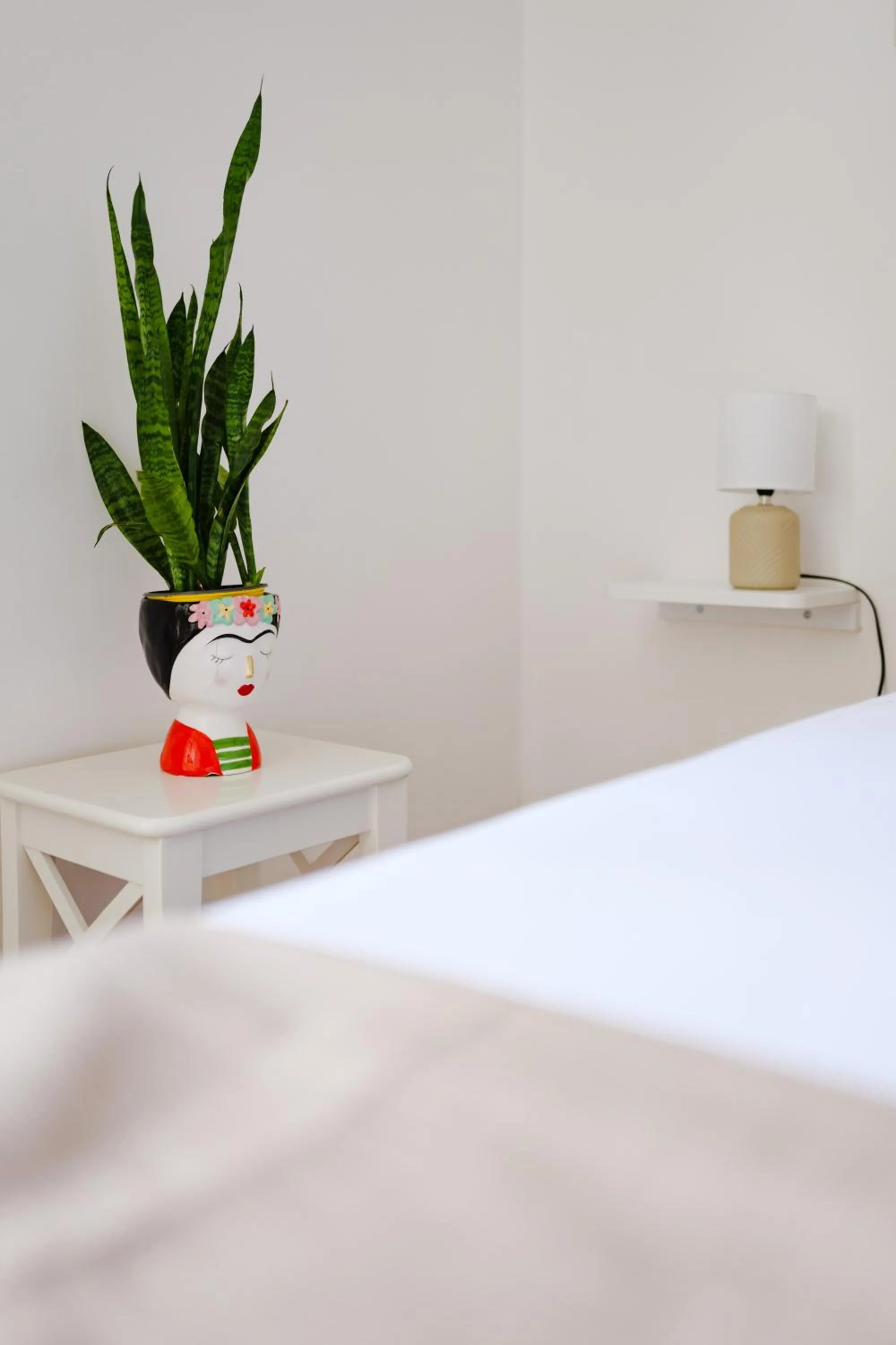 Decorative detail, Bed in BED&BREAD Piazza 'Nzegna