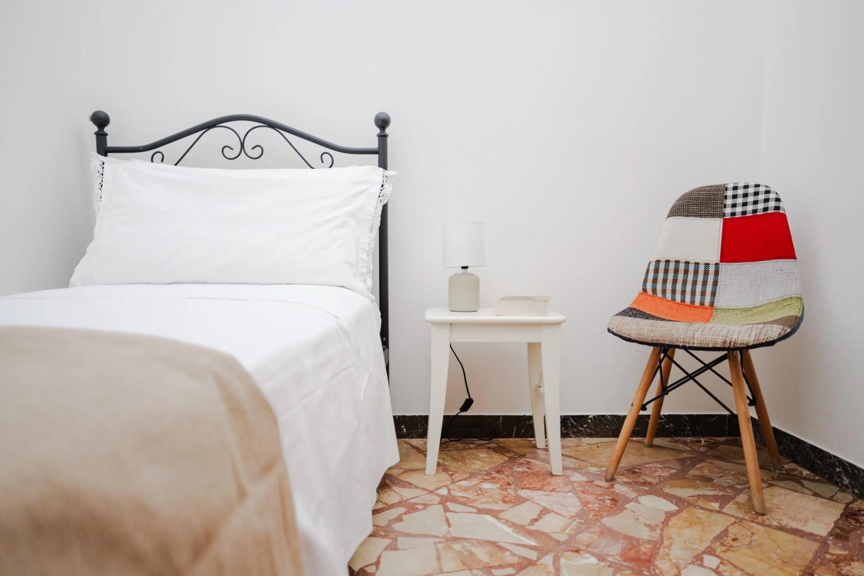 Photo of the whole room, Bed in BED&BREAD Piazza 'Nzegna