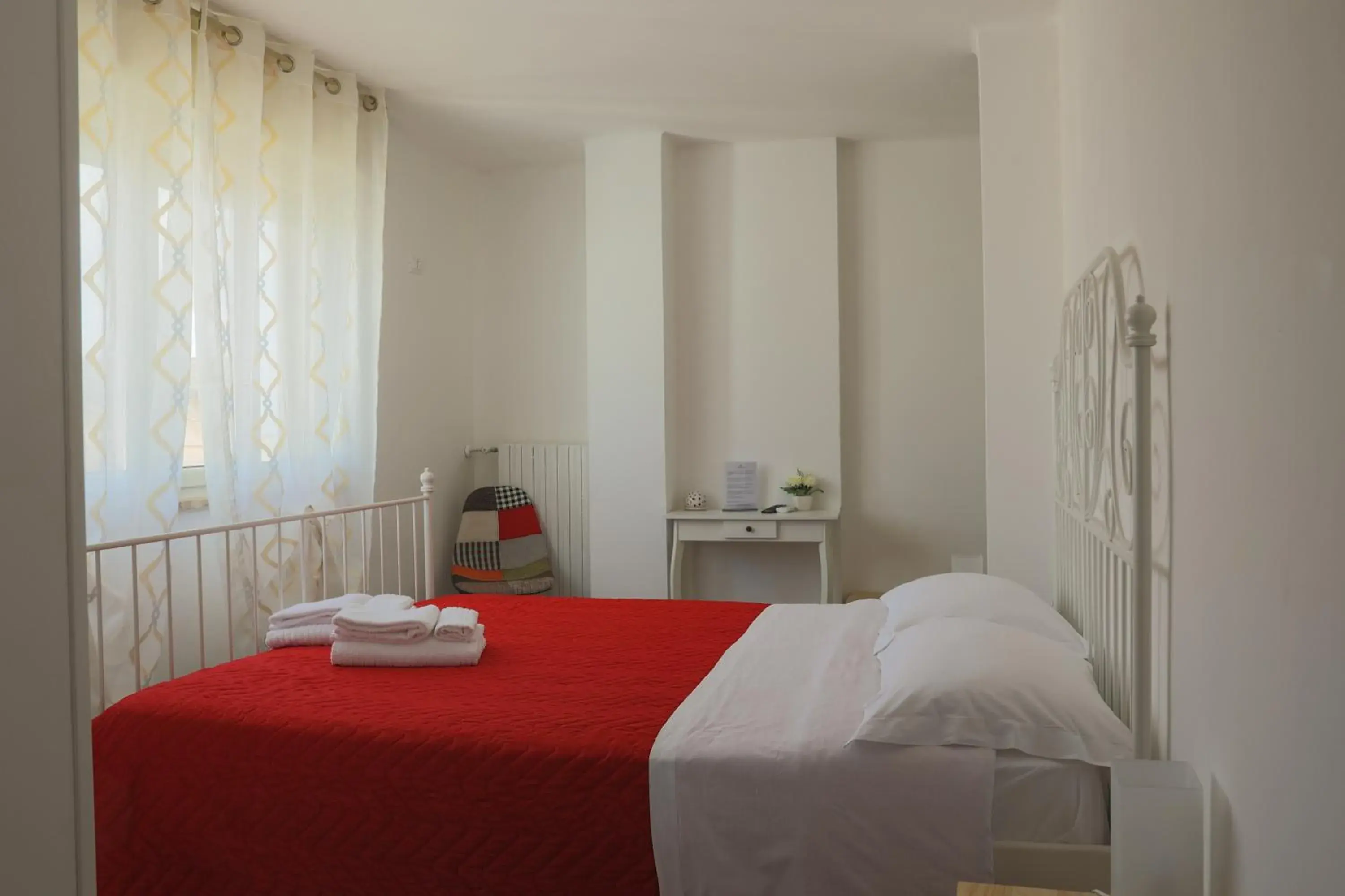 Double Room with Sea View - single occupancy in BED&BREAD Piazza 'Nzegna Double Room with Sea View - single occupancy in BED&BREAD Piazza 'Nzegna