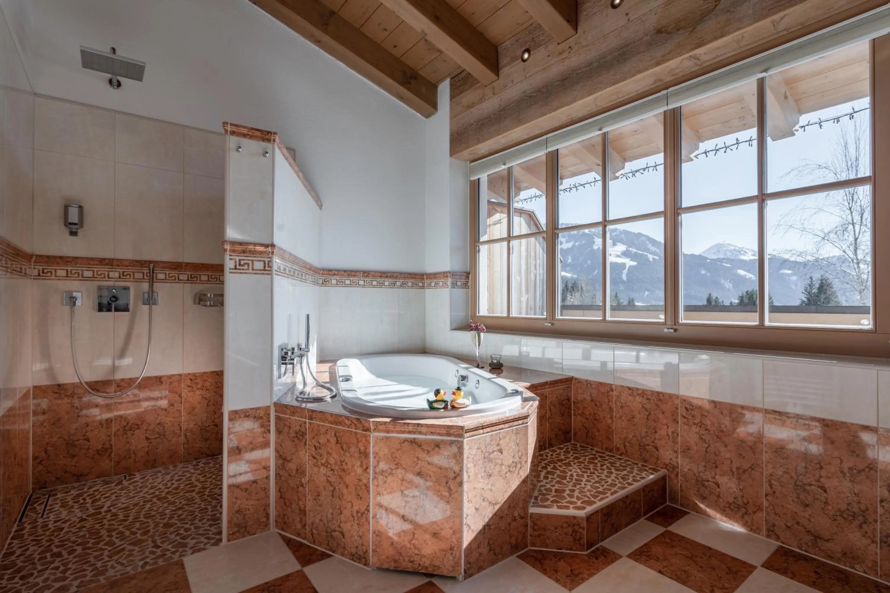 Hot Tub in Hotel Leitenhof 4 Sterne Superior