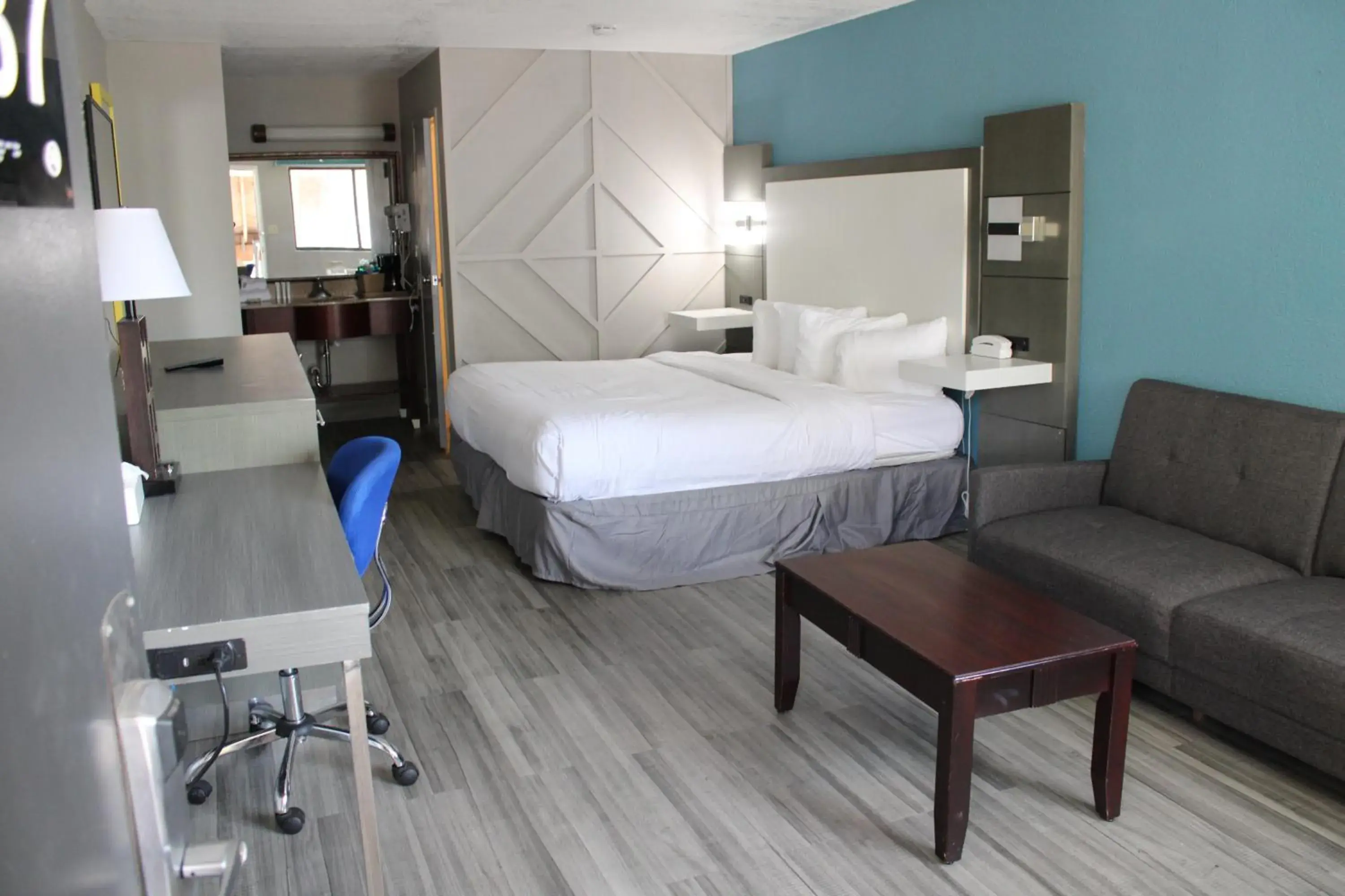 King Room - Non-Smoking in Village Inn Destin King Room - Non-Smoking in Village Inn Destin