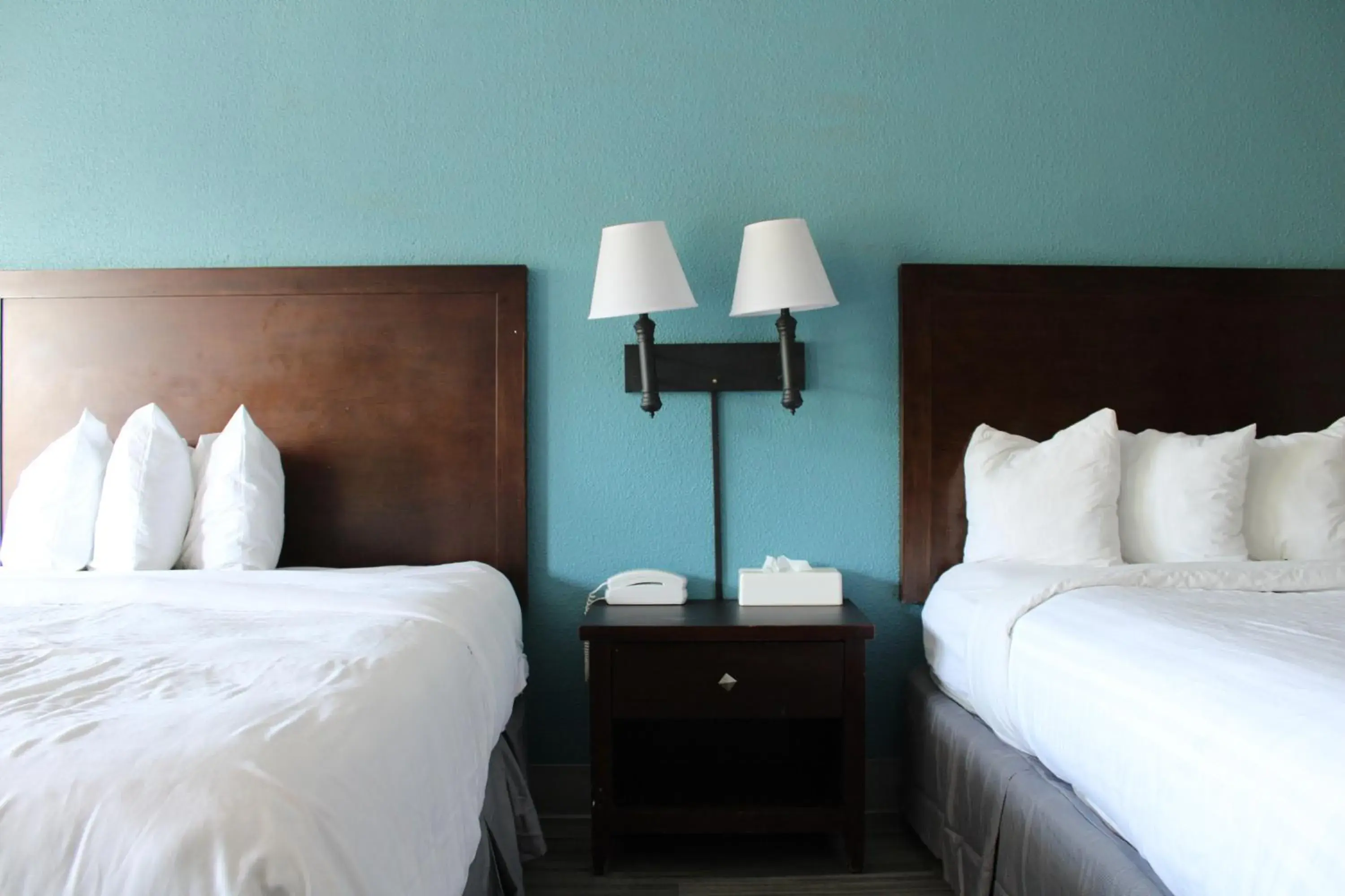 Bed in Village Inn Destin Bed in Village Inn Destin