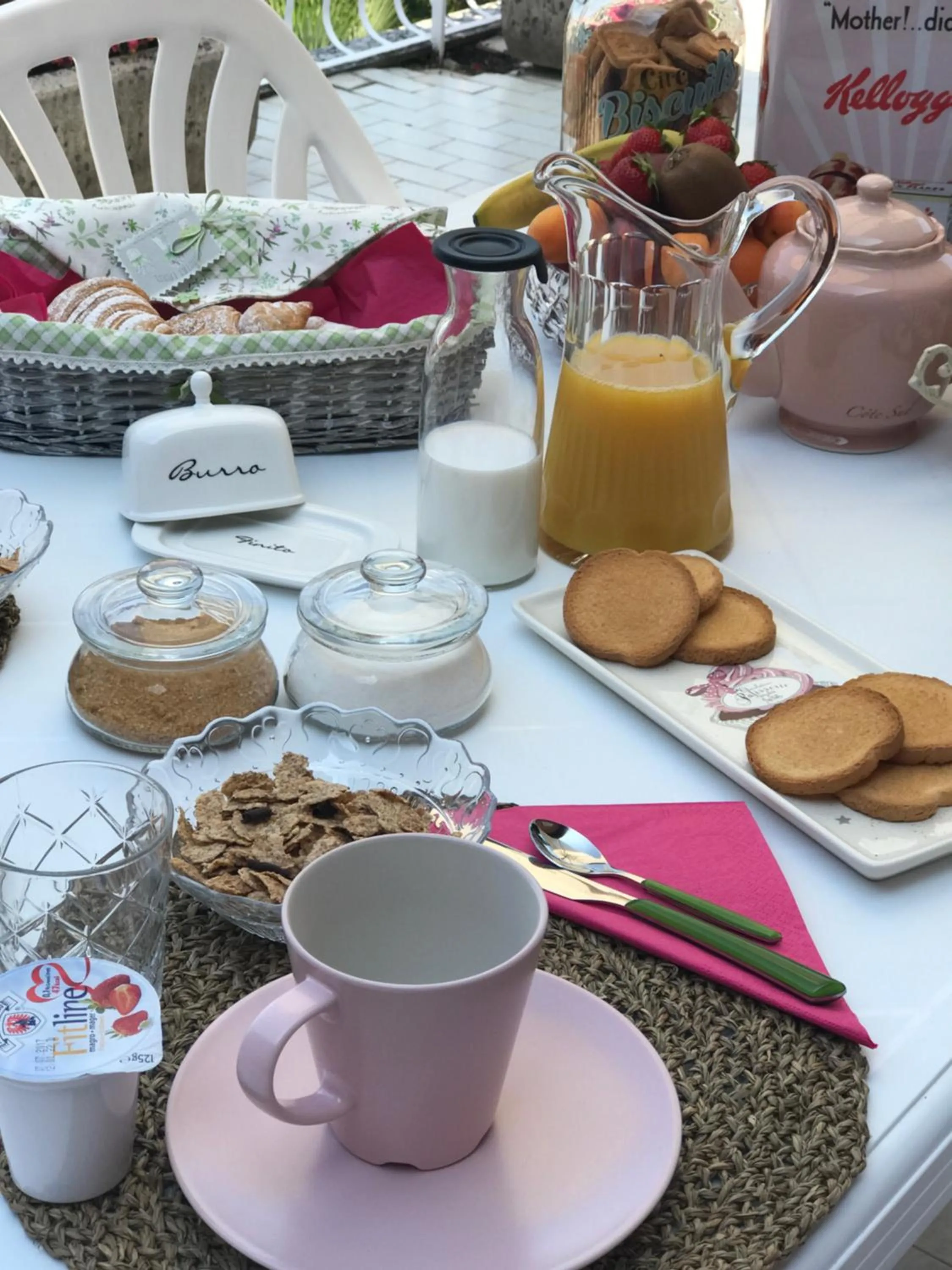 Continental breakfast in Villa House and Garden B&B