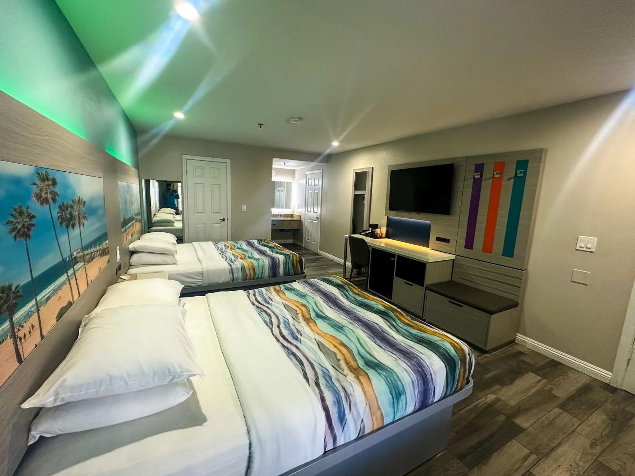 Bed in Wave Hotel Manhattan Beach