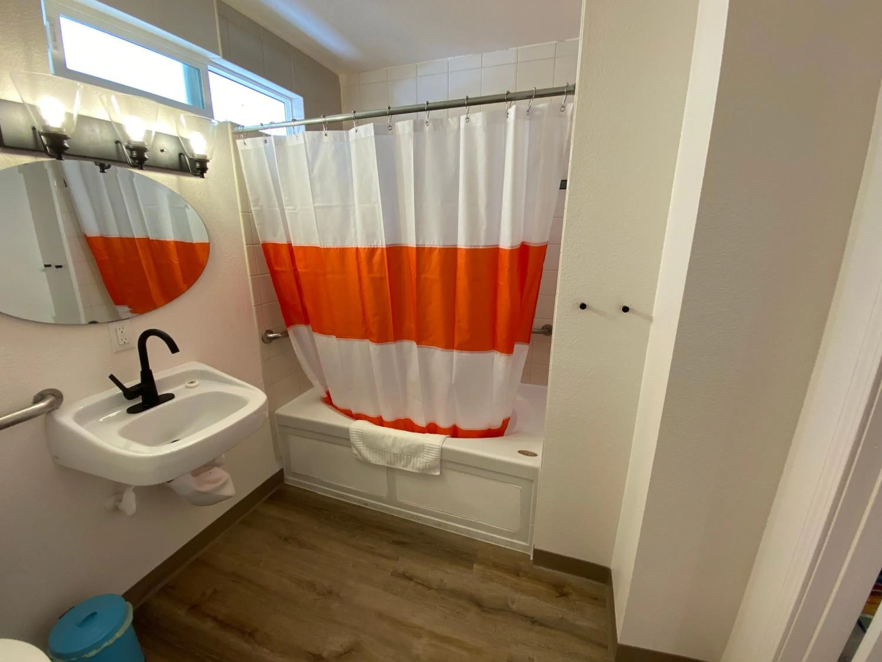 Public Bath in Casa Secoya