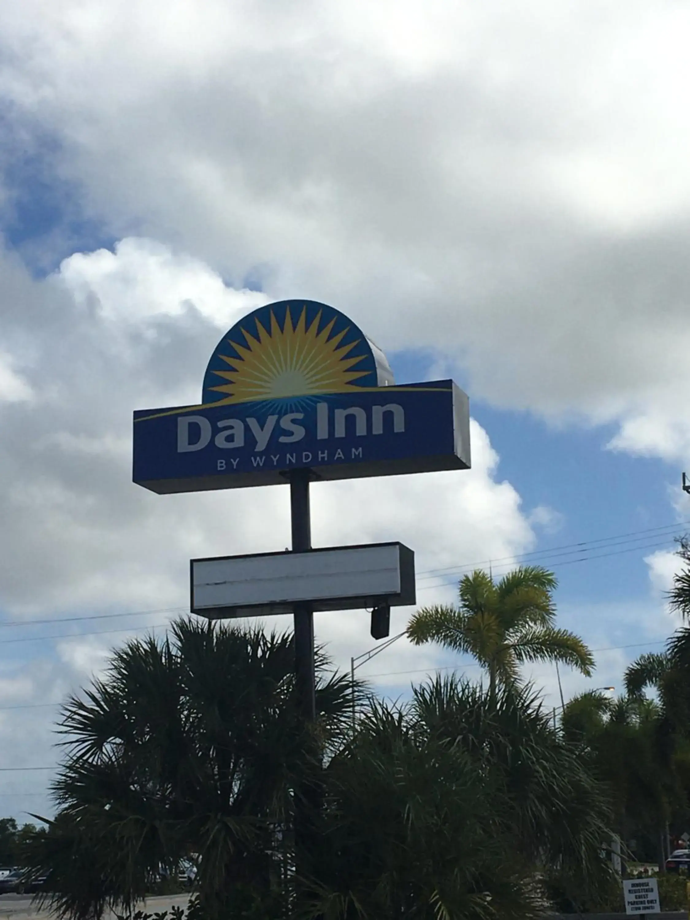 Property building in Days Inn by Wyndham Stuart Property building in Days Inn by Wyndham Stuart