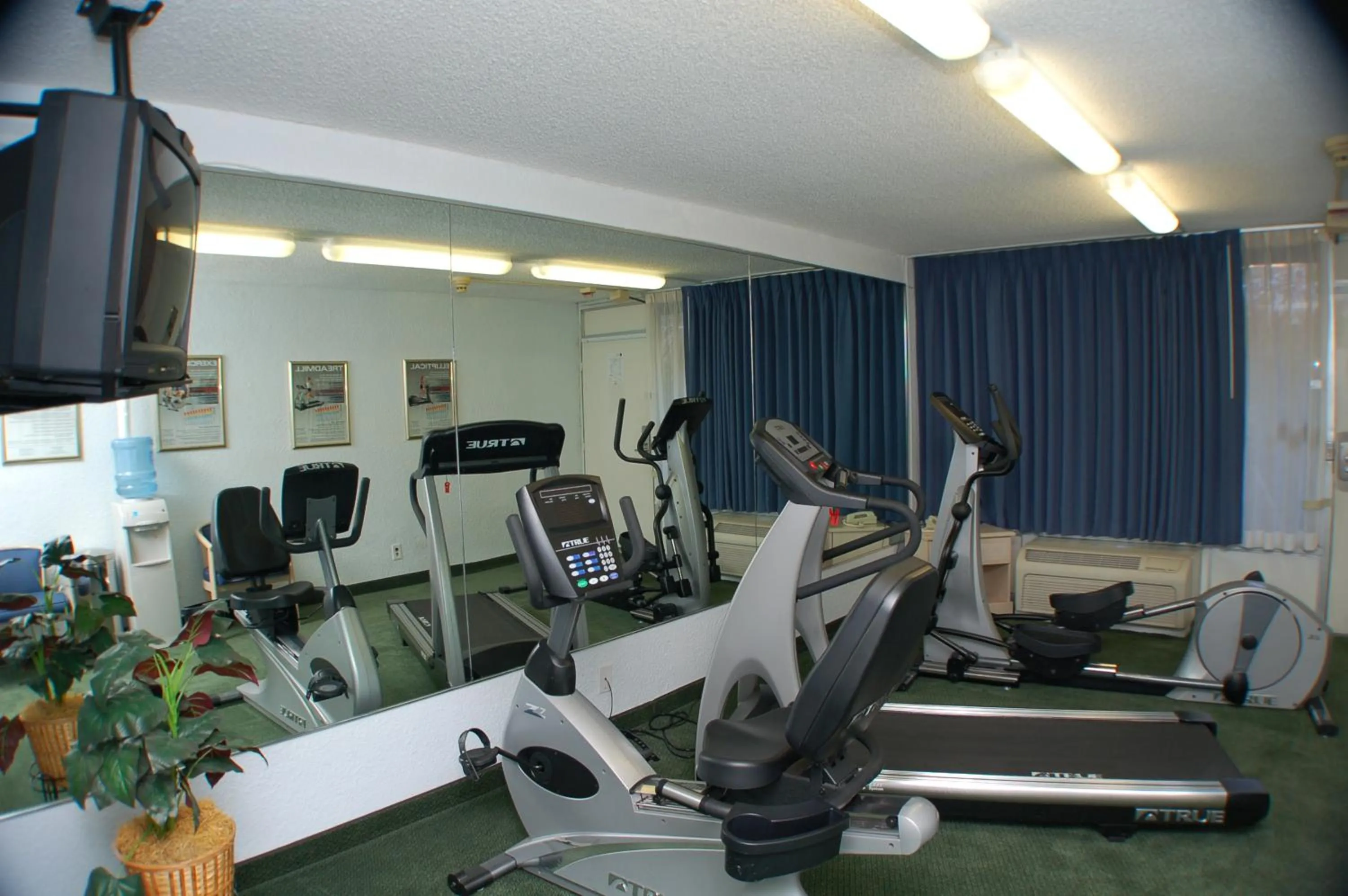 Fitness centre/facilities in Days Inn by Wyndham Stuart