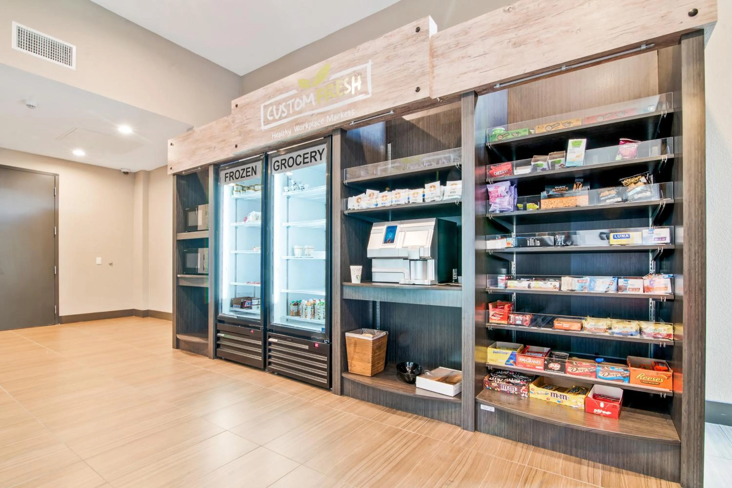 Food and drinks in Global Luxury Suites in Menlo Park