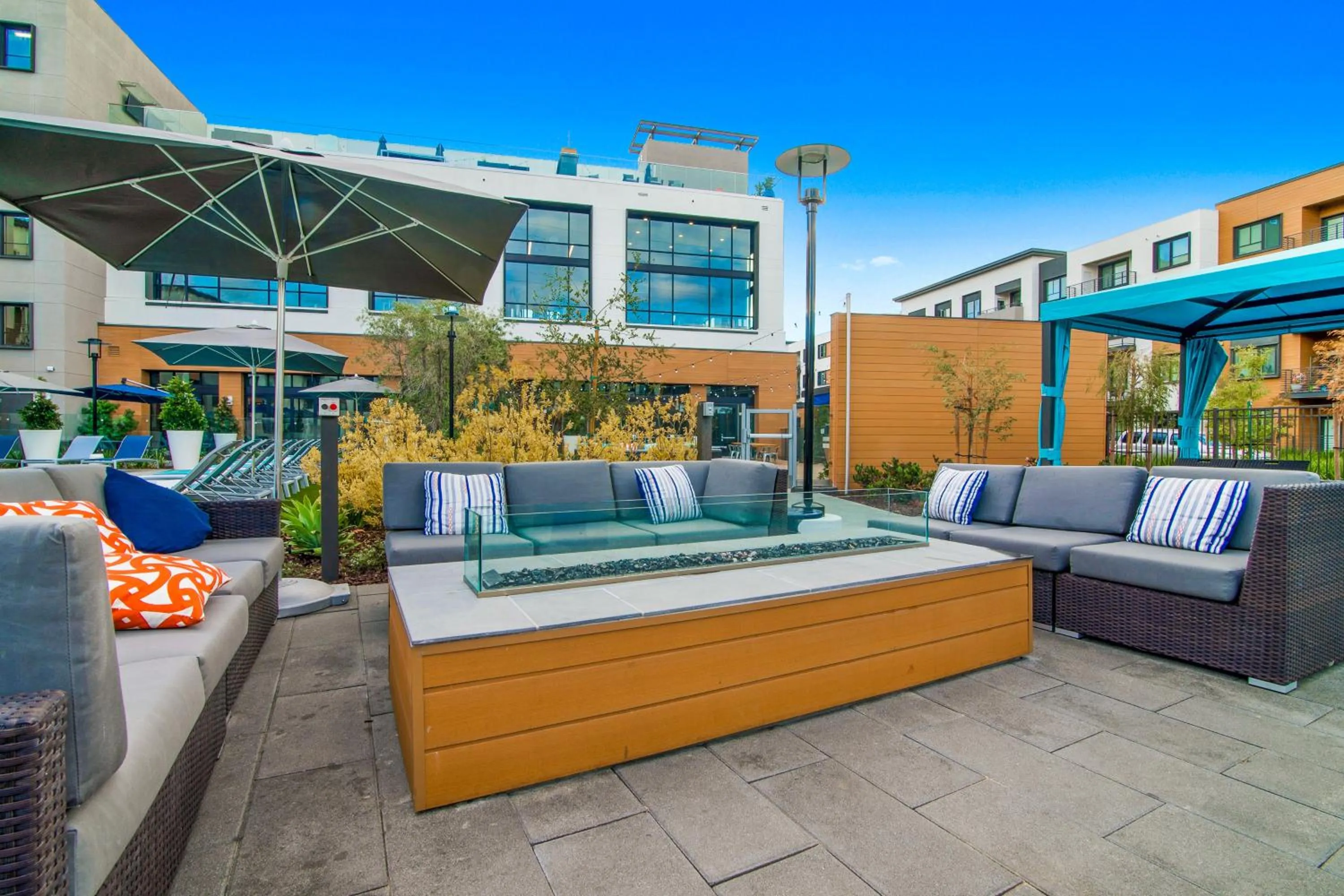 Balcony/Terrace in Global Luxury Suites in Menlo Park