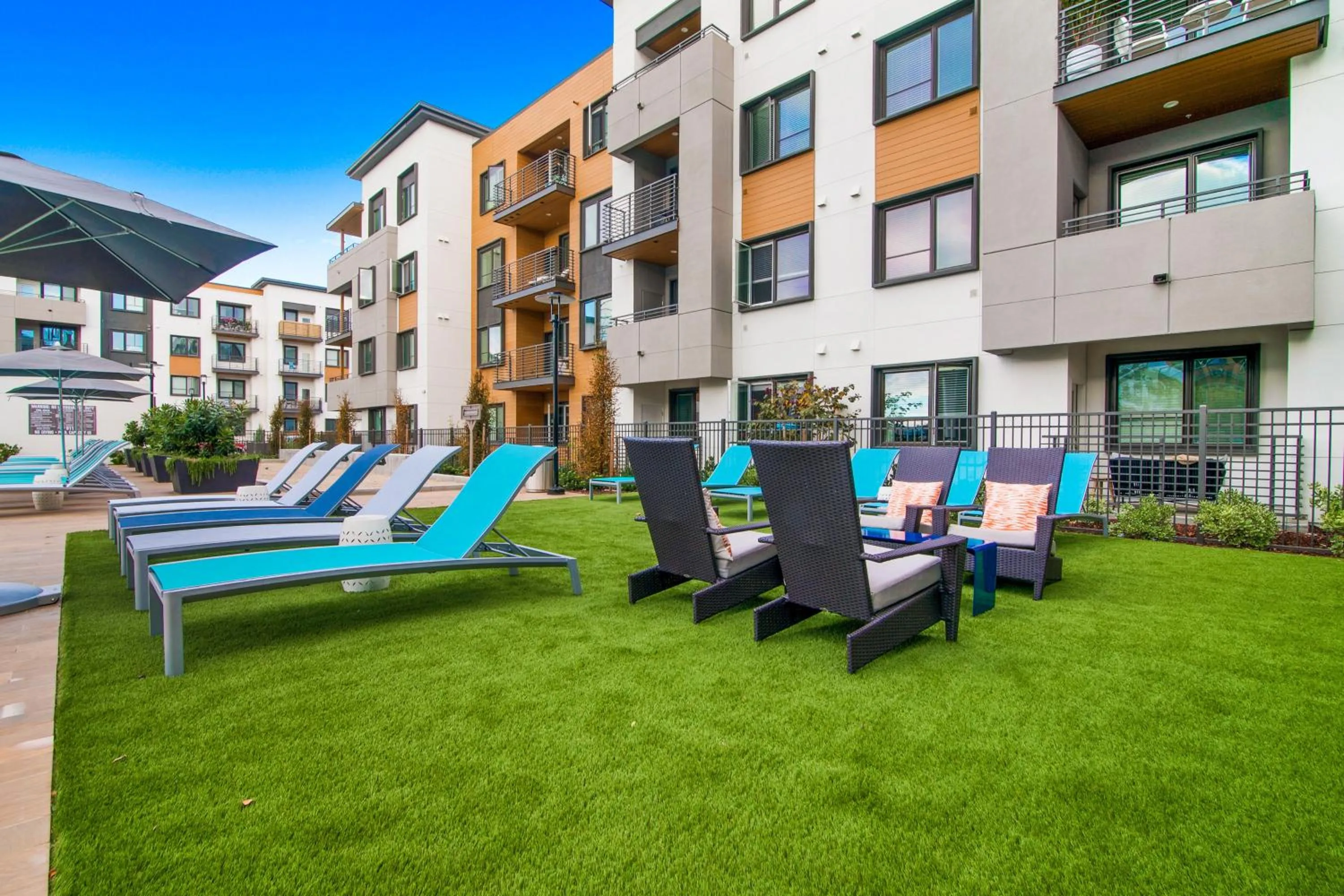 Balcony/Terrace in Global Luxury Suites in Menlo Park