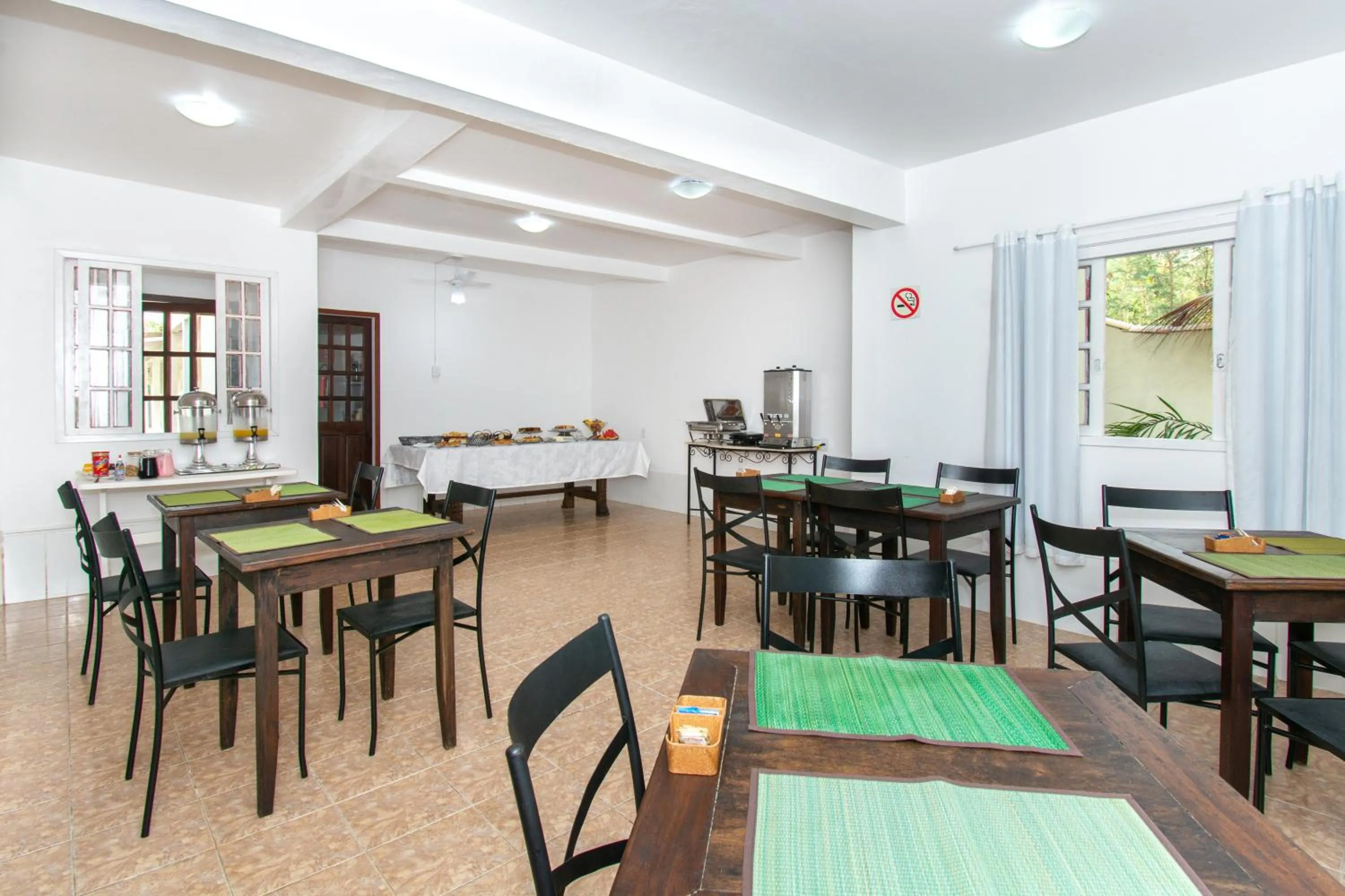 Breakfast in Pousada Casuarina Ferradura