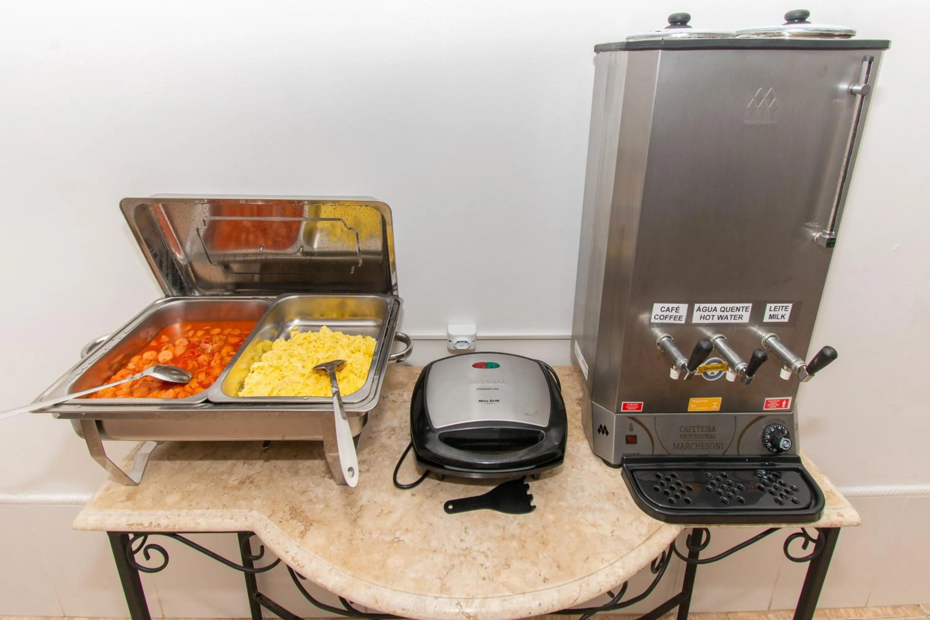 Breakfast in Pousada Casuarina Ferradura