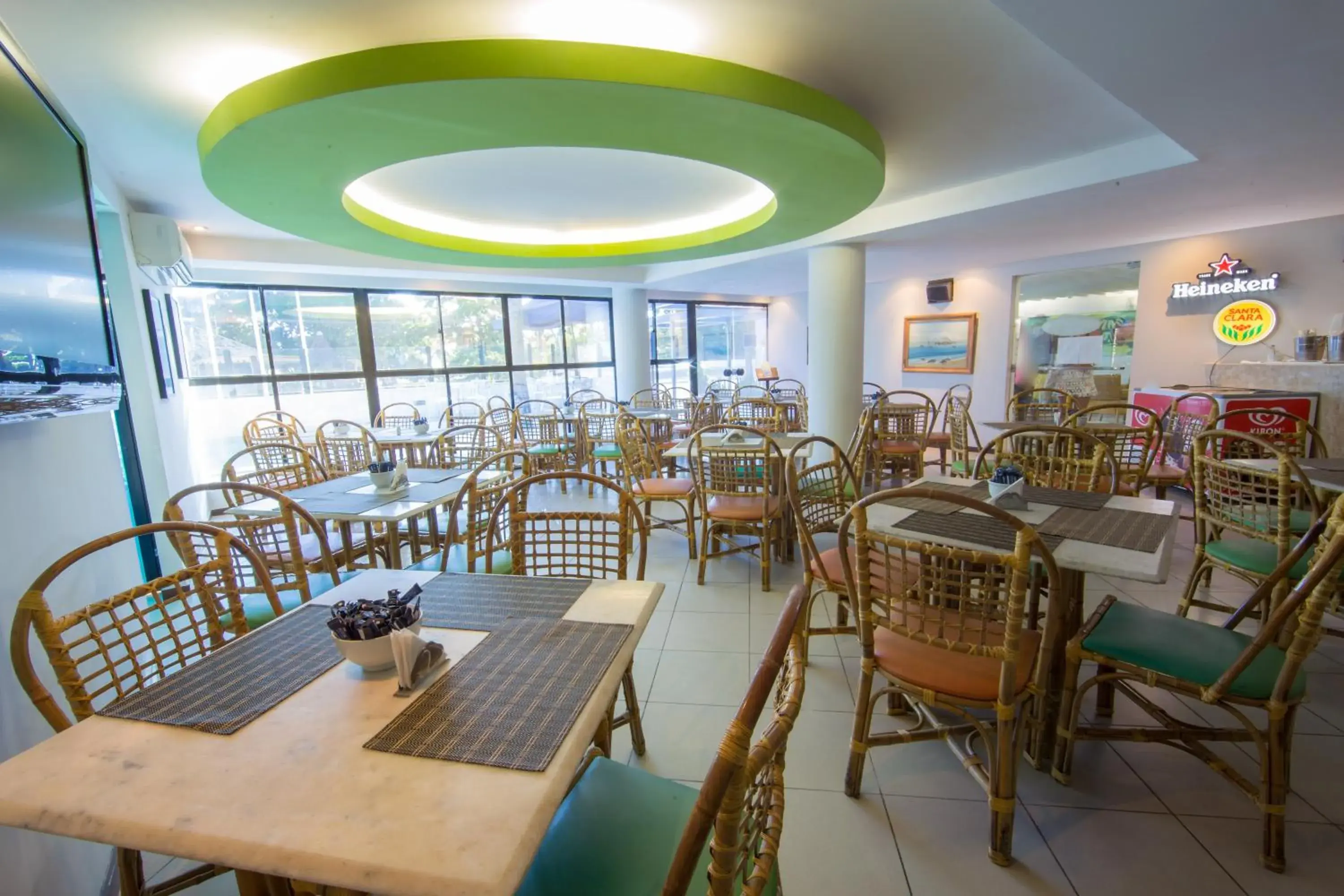 Restaurant/places to eat in VOA Ambassador Flat Restaurant/places to eat in VOA Ambassador Flat