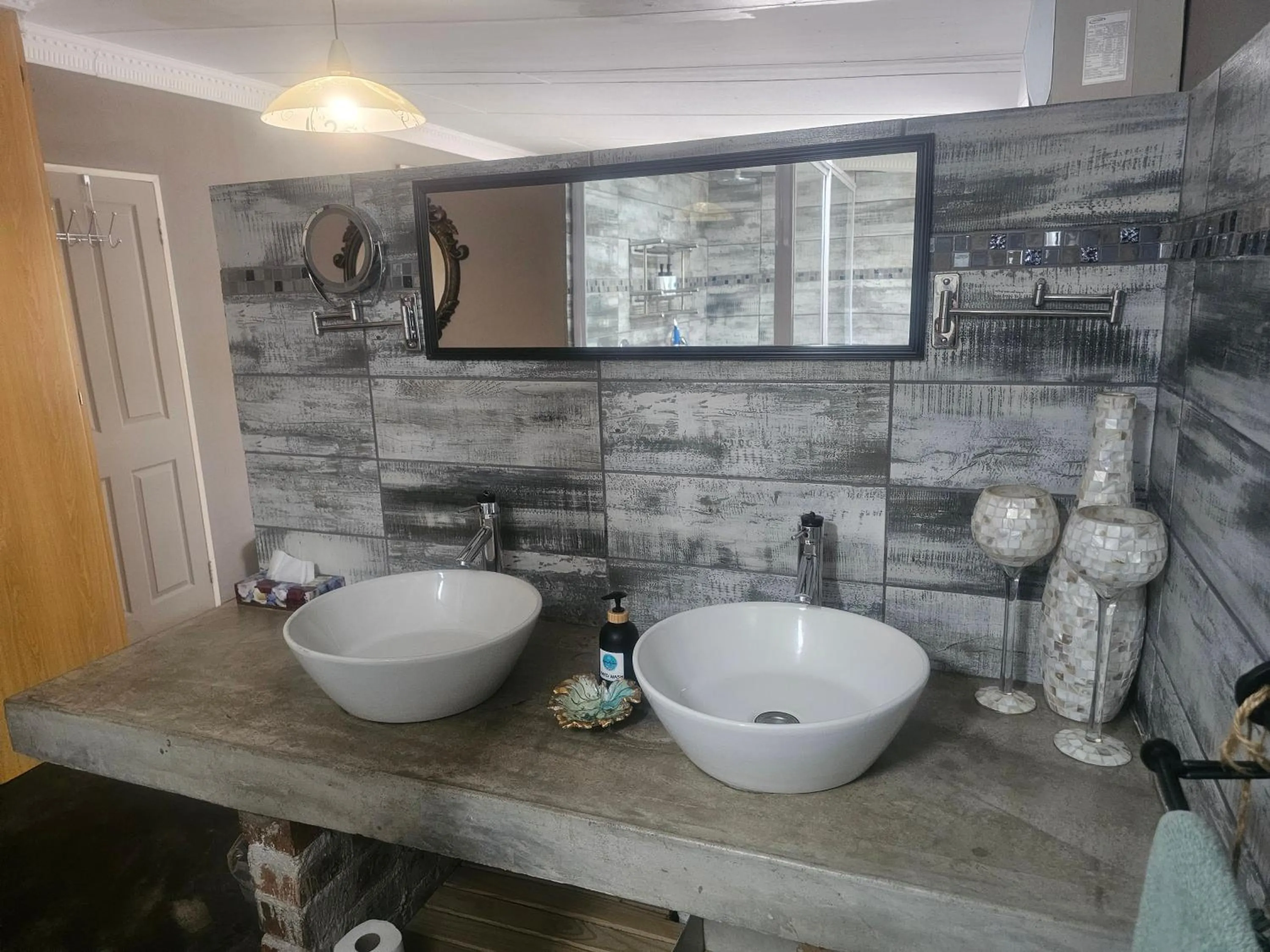 Bathroom in Apricity Inn