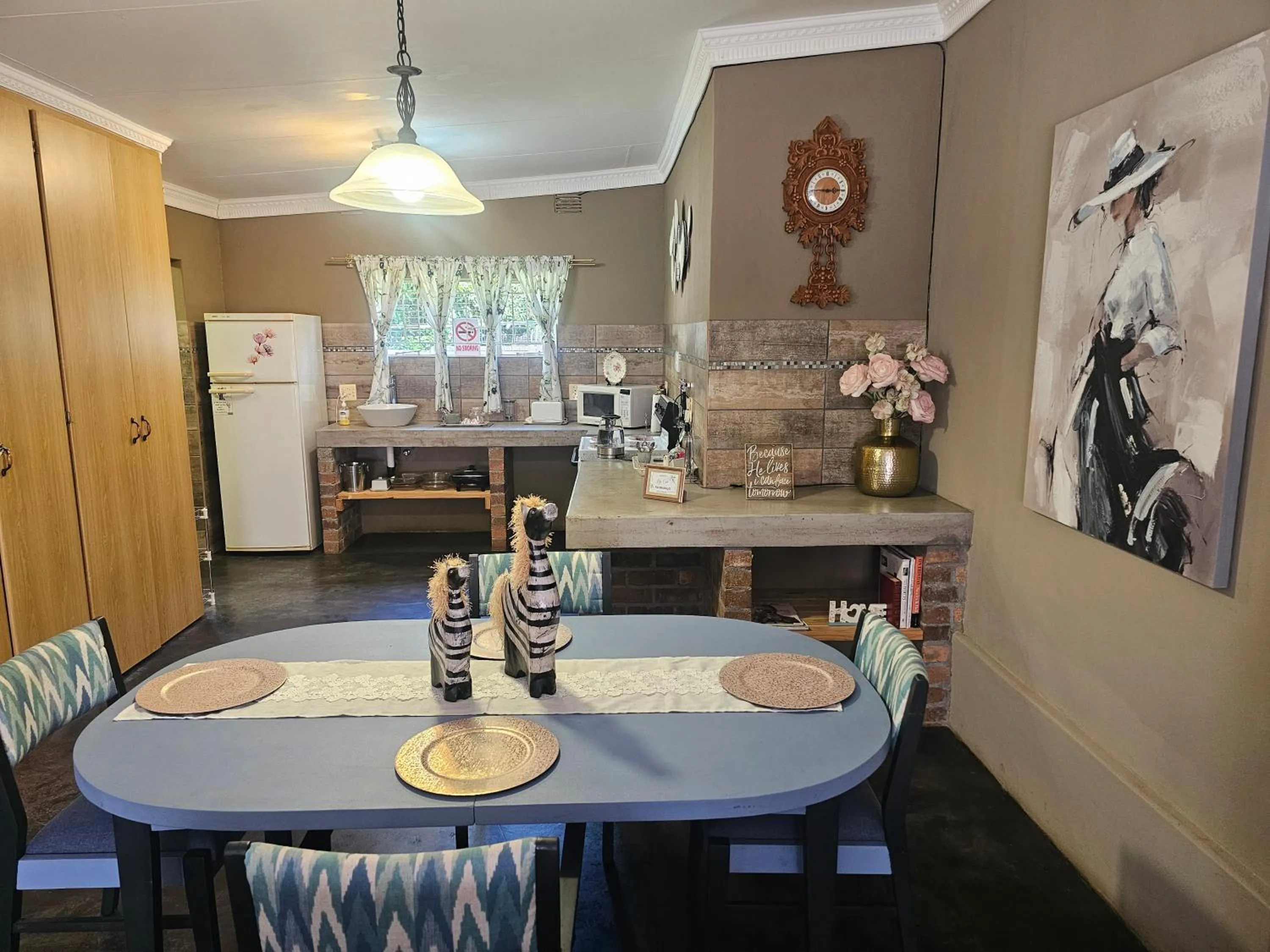Seating area in Apricity Inn