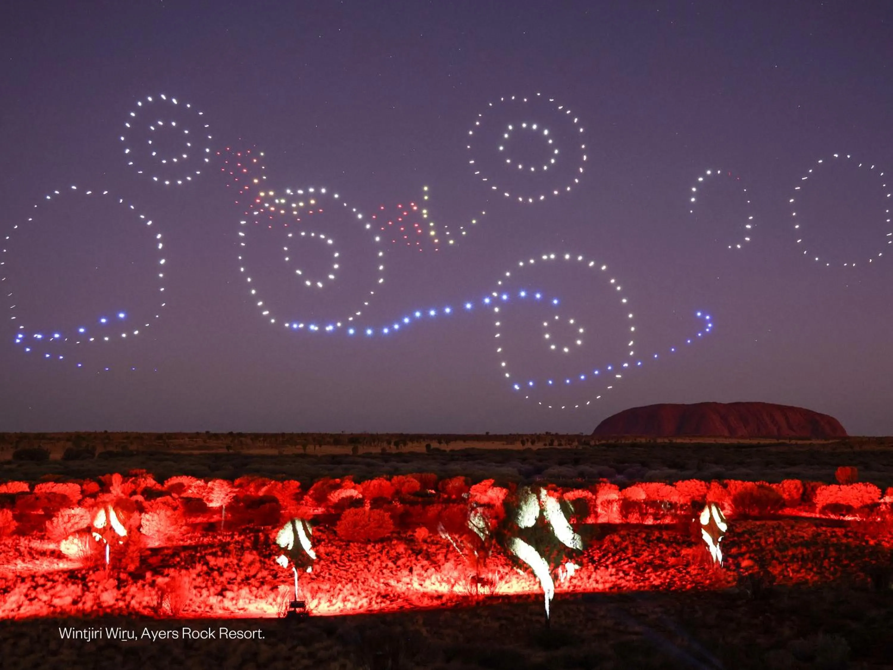 Evening entertainment in Outback Hotel