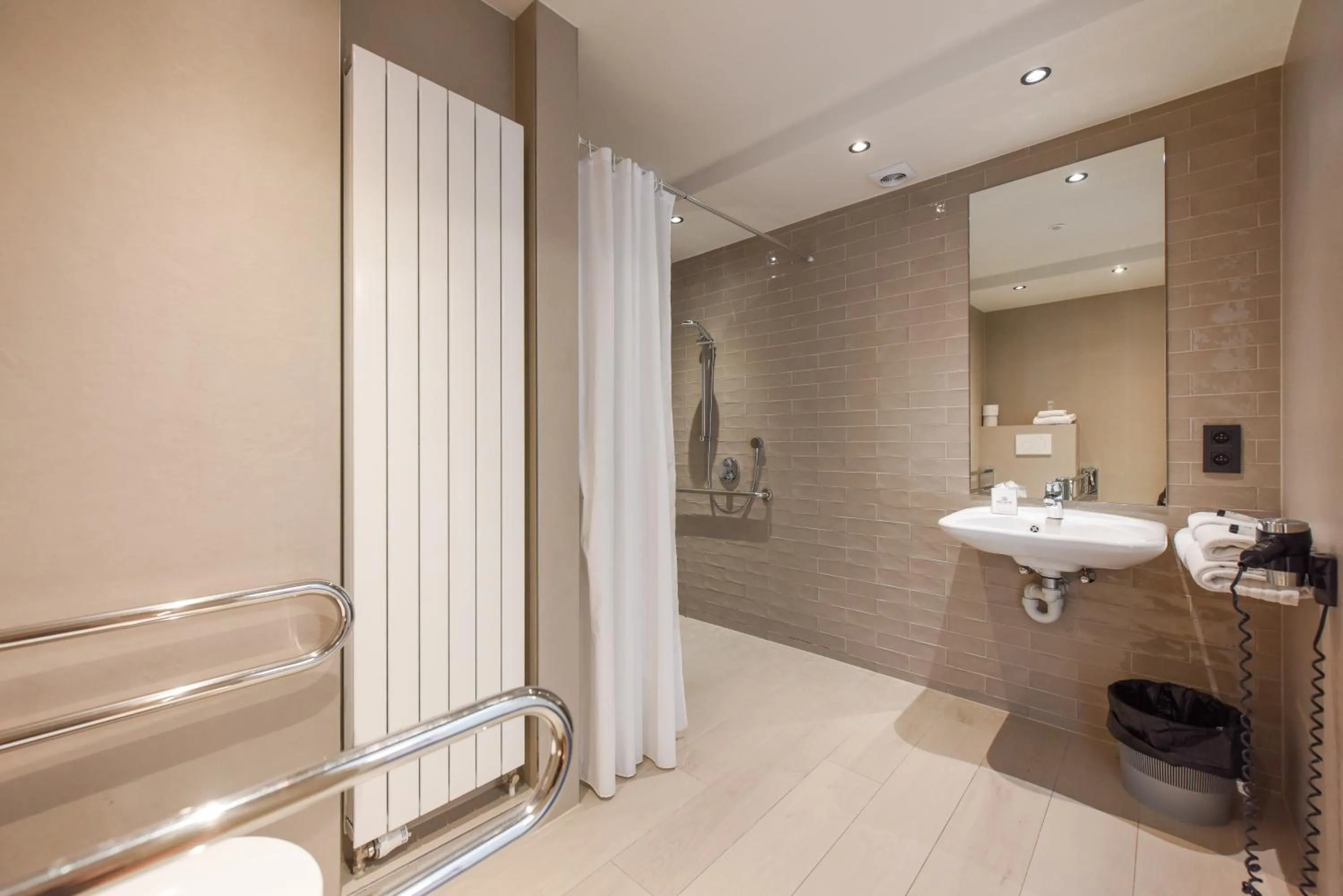 Shower in Vakantiedomein Hoge Duin