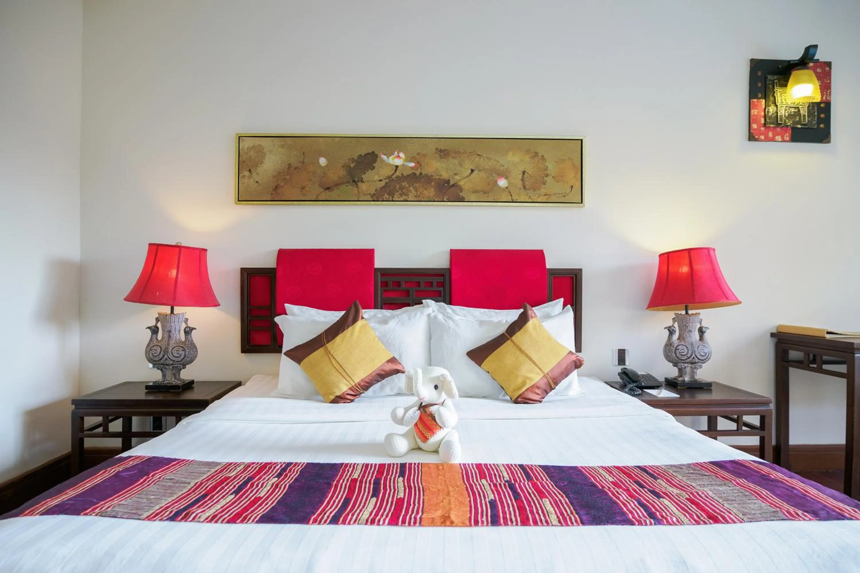 Bed in Khaolak Oriental Resort - Adult Only