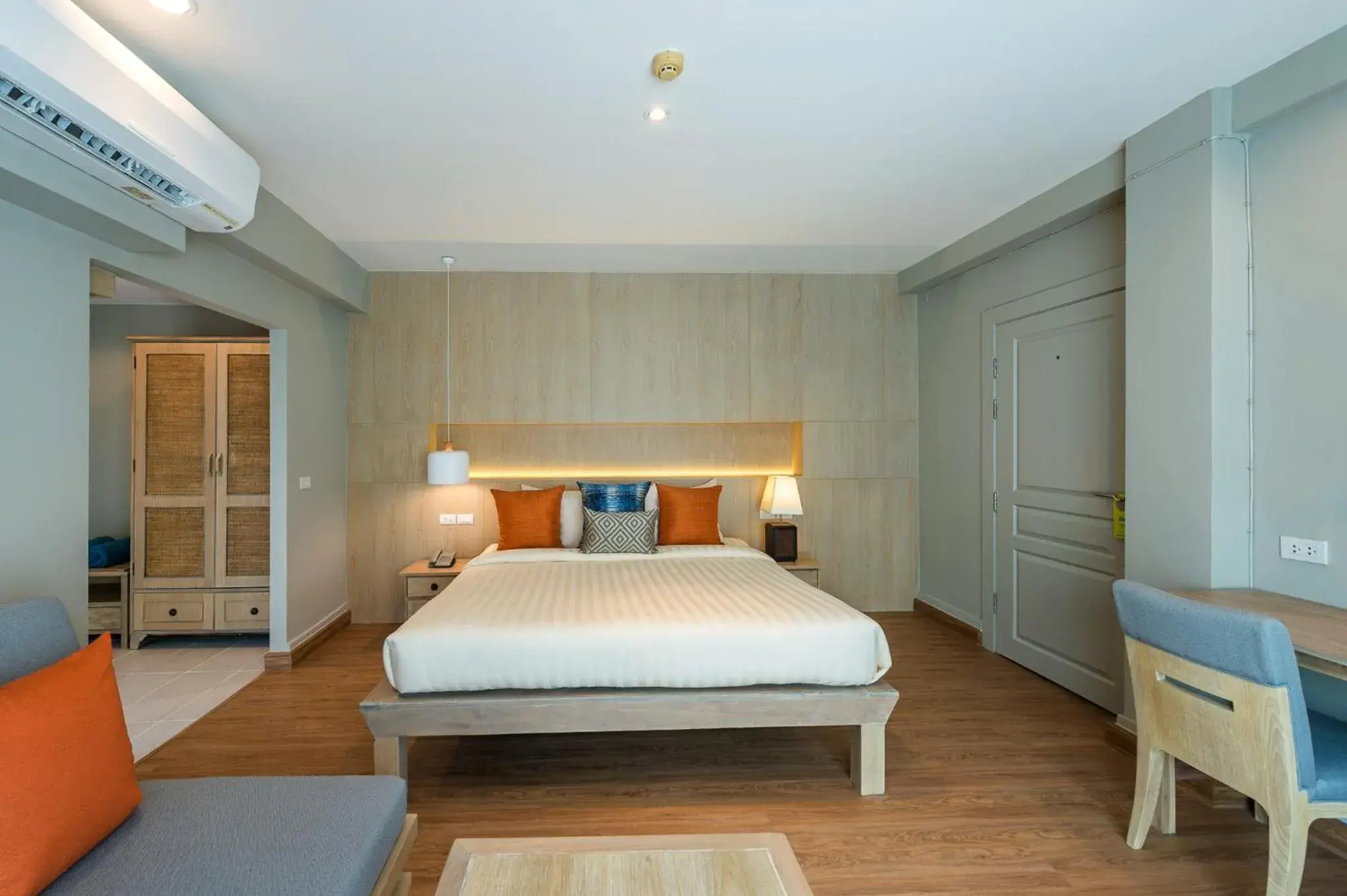 Deluxe Double or Twin Room with Pool Access in Aonang All Seasons Beach Resort Deluxe Double or Twin Room with Pool Access in Aonang All Seasons Beach Resort